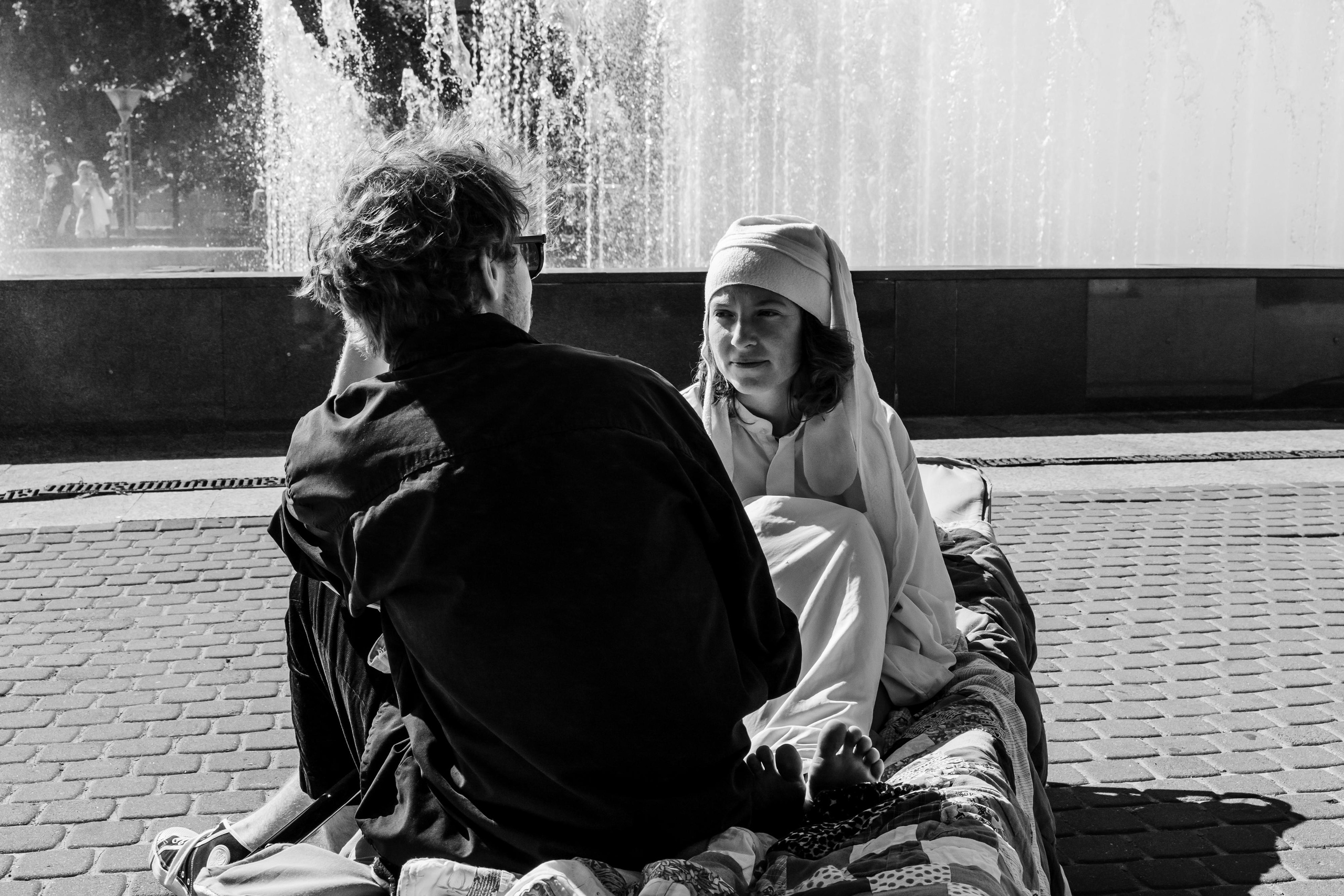 «Старухи» — спектакль-променад по мотивам произведений Д. Хармса. Фотограф Анастасия Арланцева