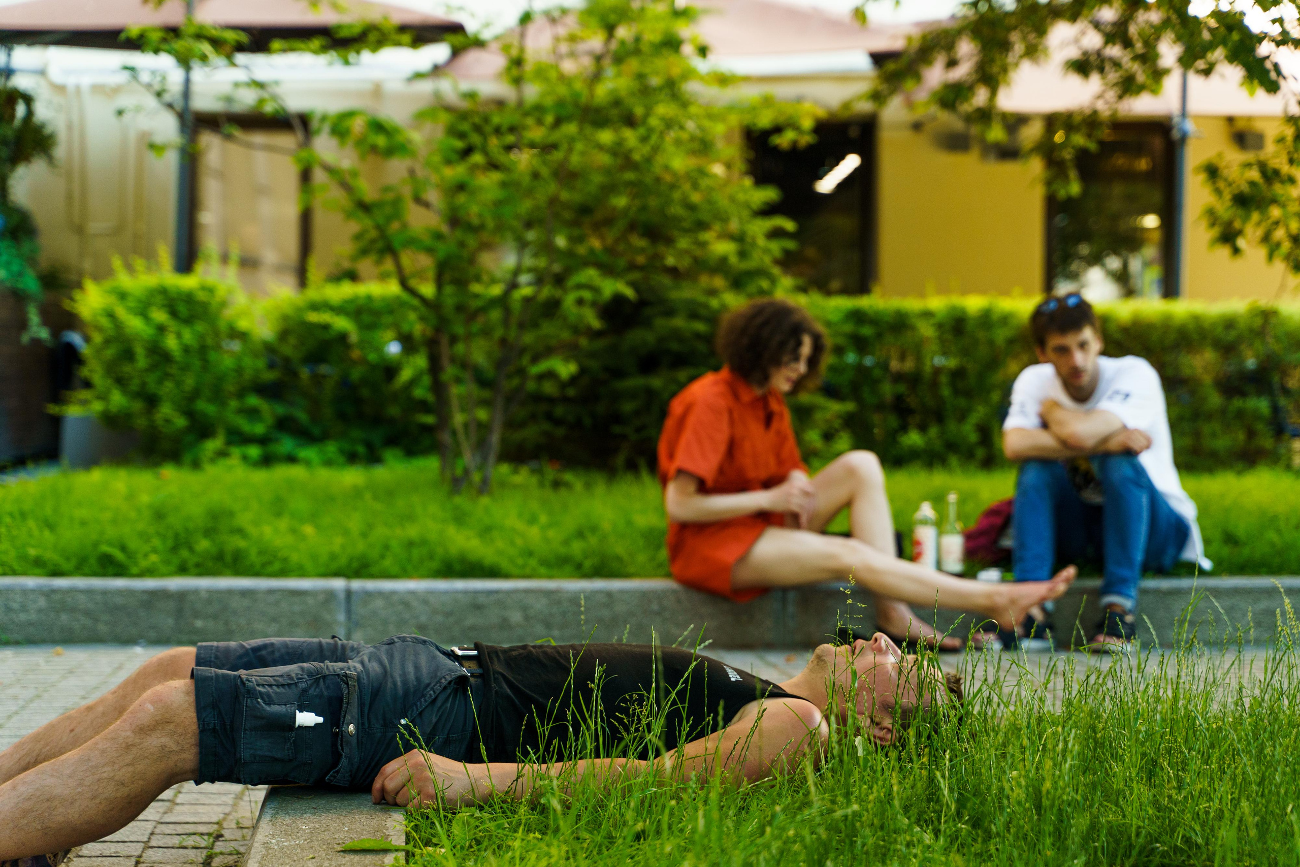 «Старухи» — спектакль-променад по мотивам произведений Д. Хармса. Фотограф Анастасия Арланцева