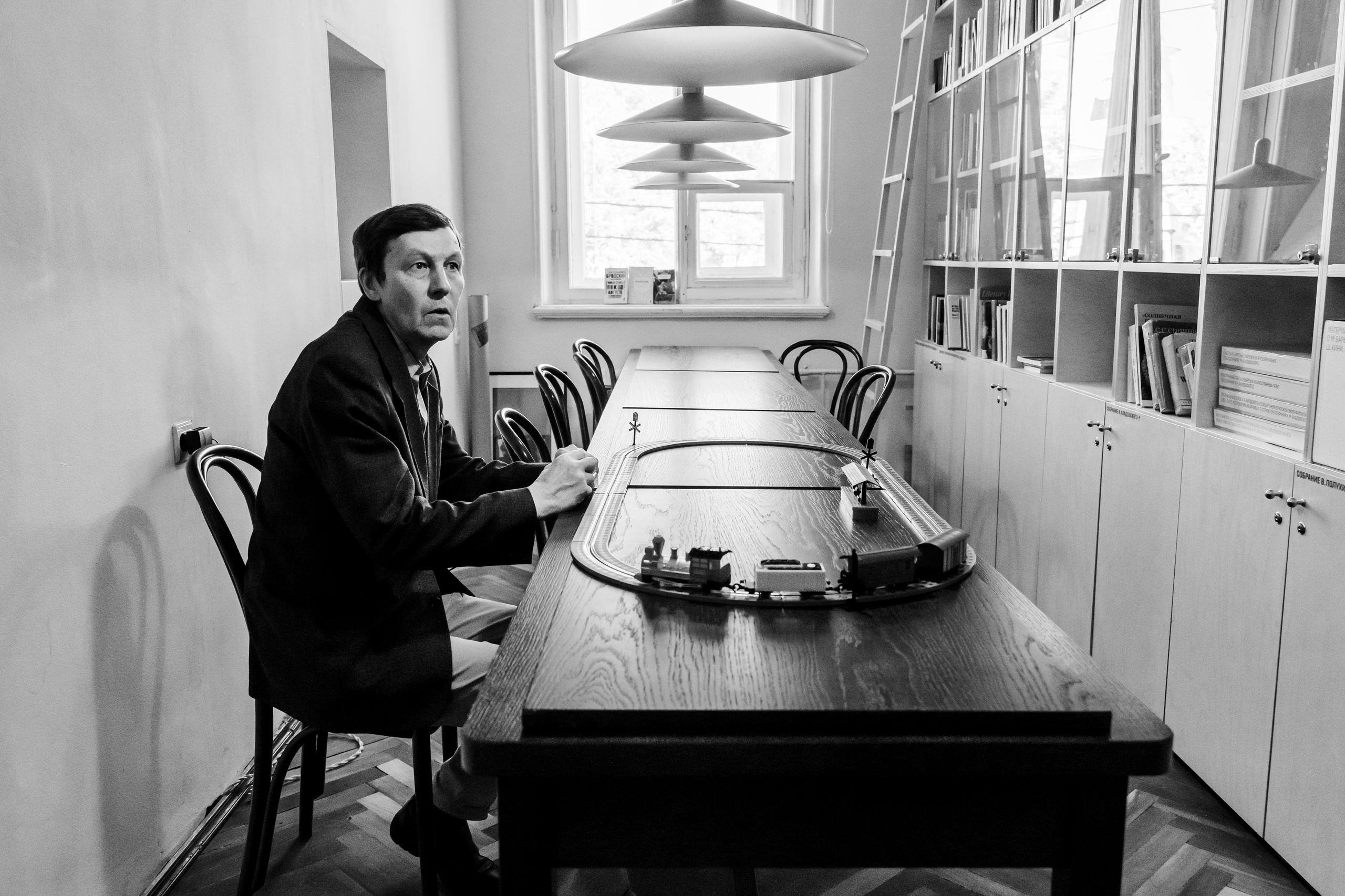 «Старухи» — спектакль-променад по мотивам произведений Д. Хармса. Фотограф Анастасия Арланцева