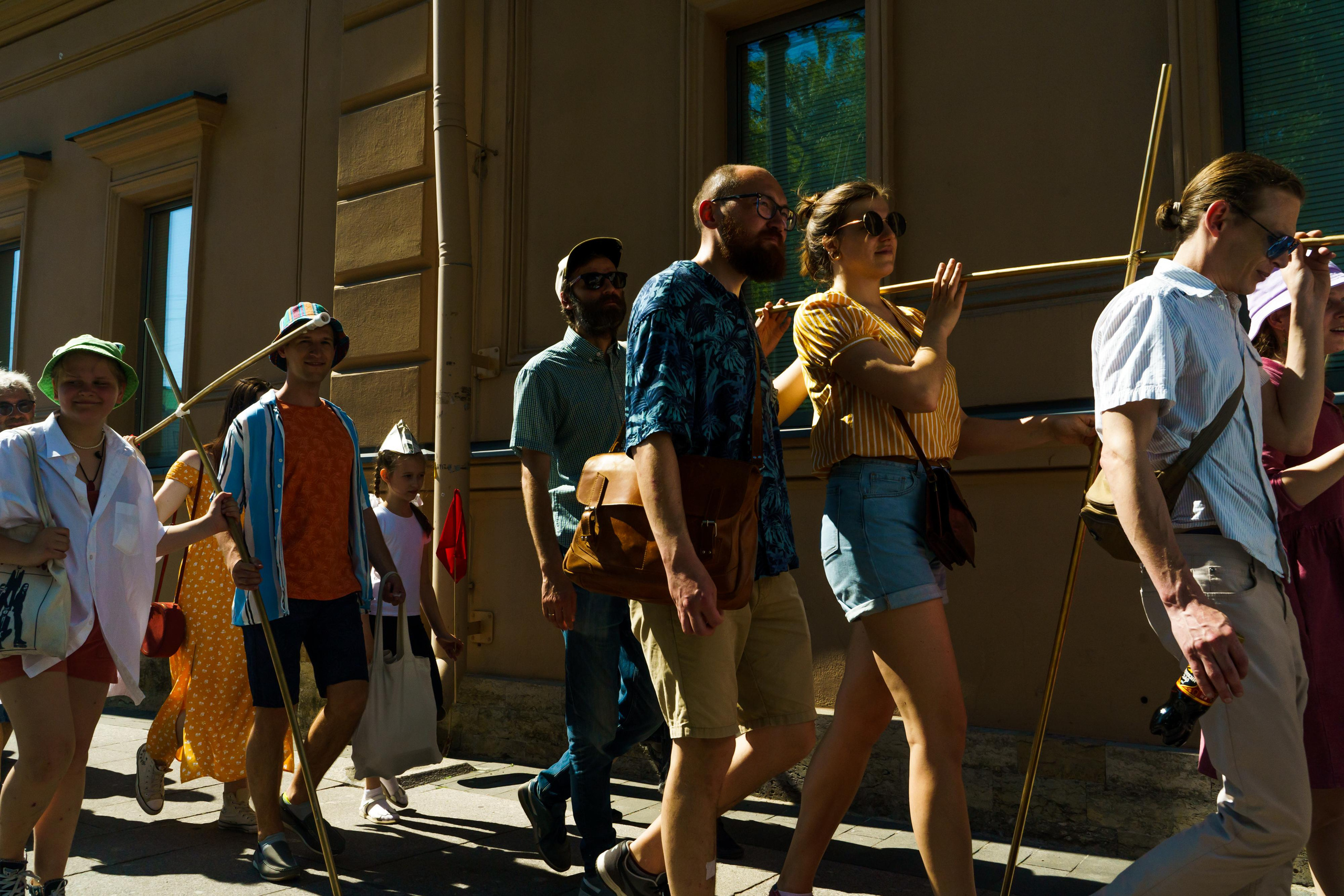 «Старухи» — спектакль-променад по мотивам произведений Д. Хармса. Фотограф Анастасия Арланцева