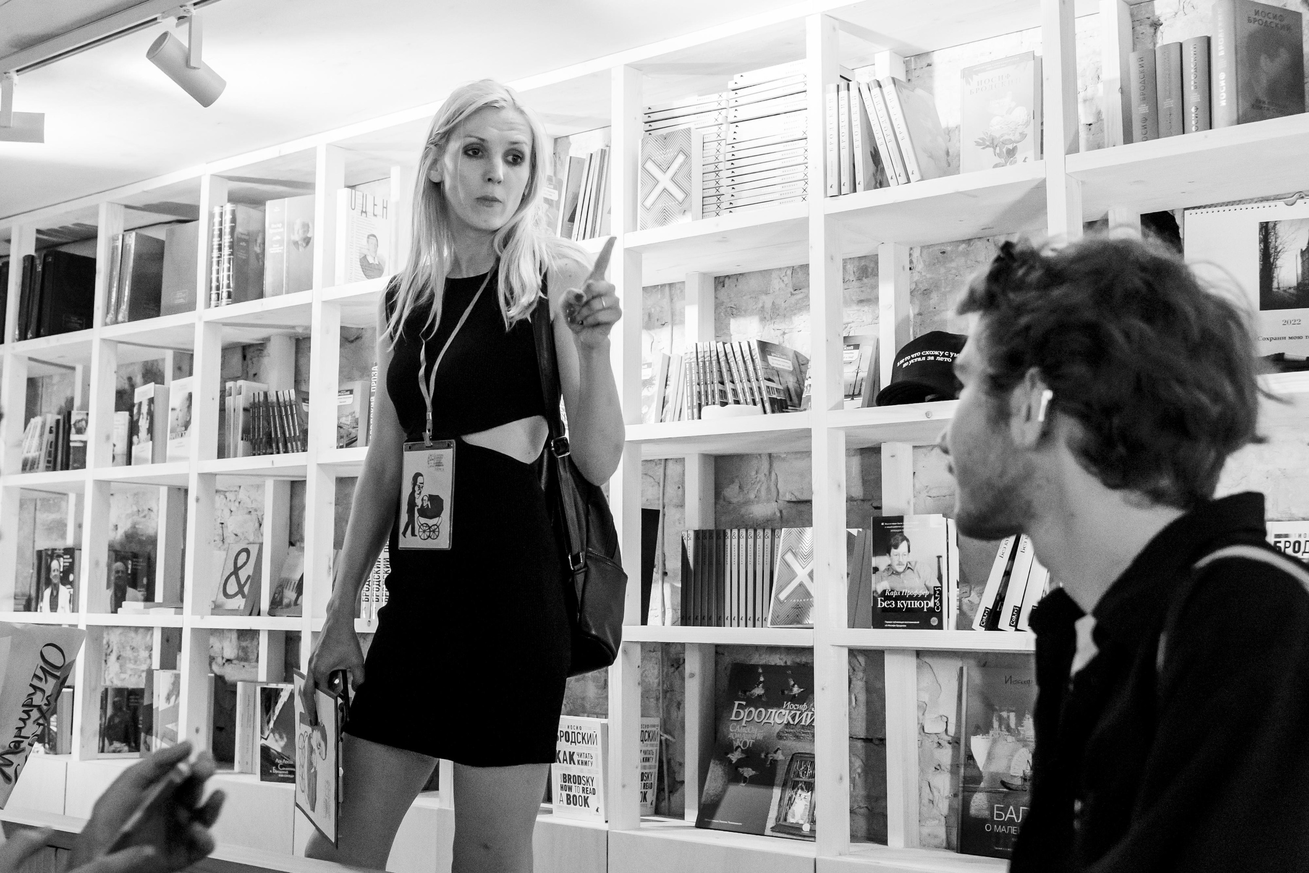 «Старухи» — спектакль-променад по мотивам произведений Д. Хармса. Фотограф Анастасия Арланцева