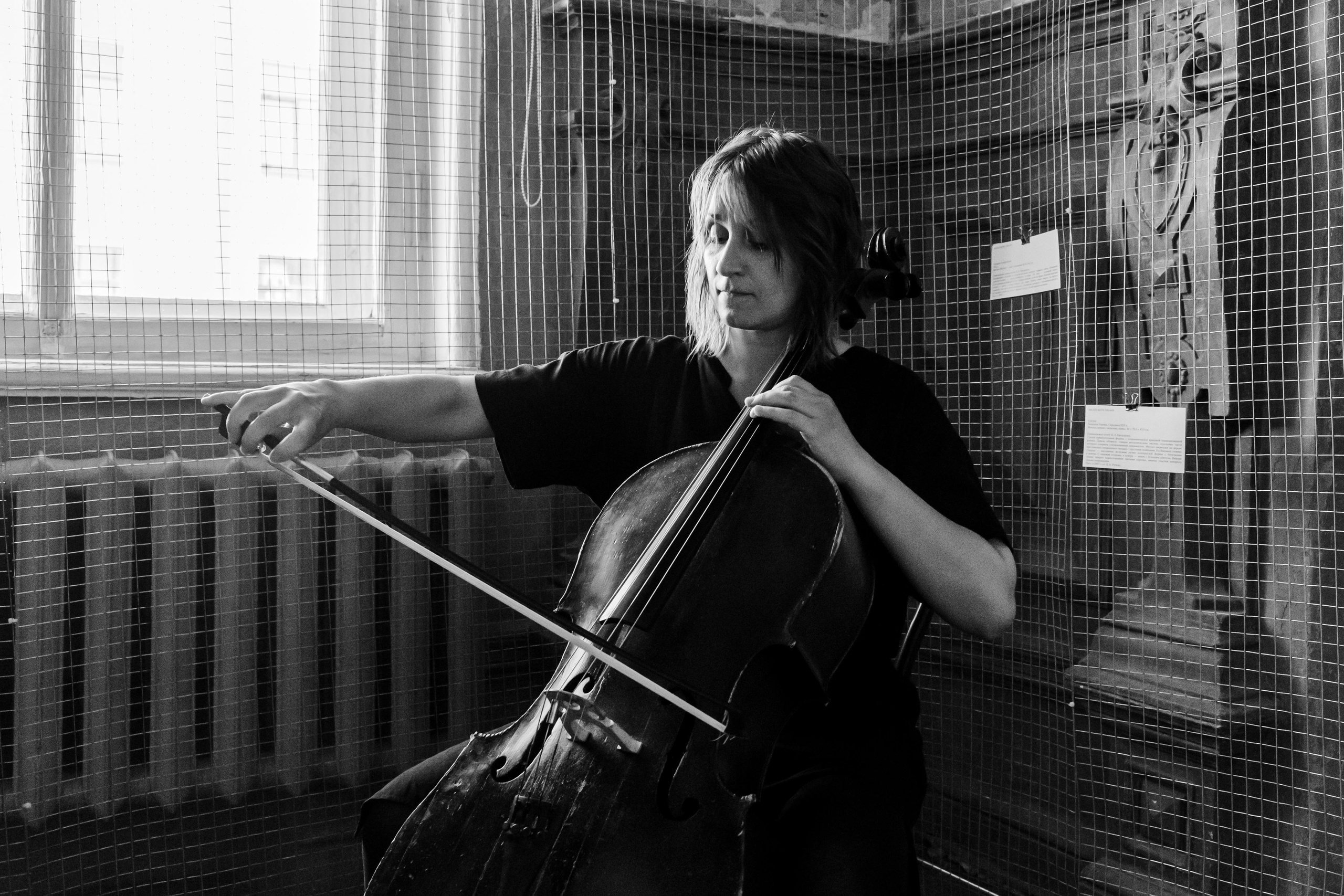 «Старухи» — спектакль-променад по мотивам произведений Д. Хармса. Фотограф Анастасия Арланцева