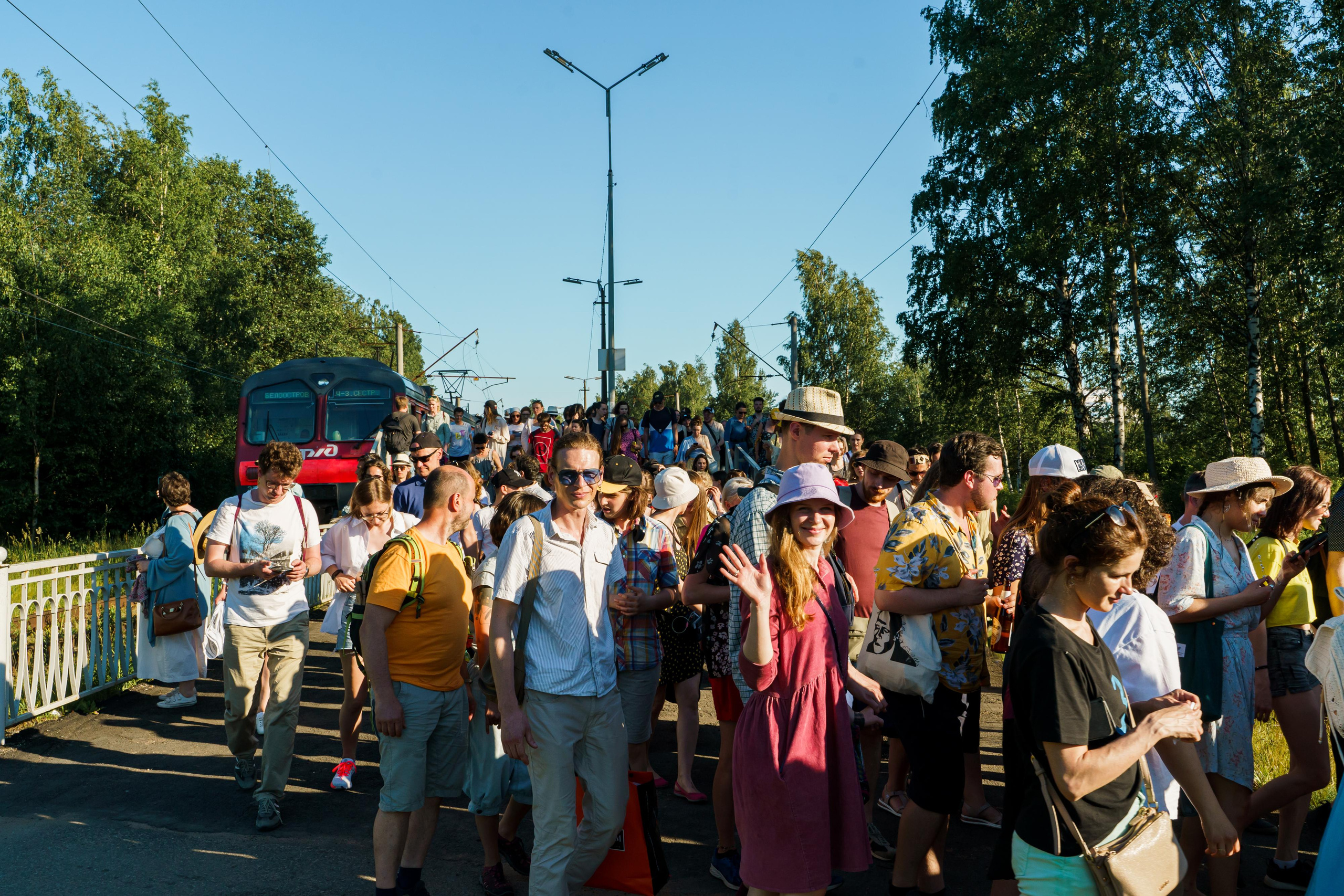 «Старухи» — спектакль-променад по мотивам произведений Д. Хармса. Фотограф Анастасия Арланцева