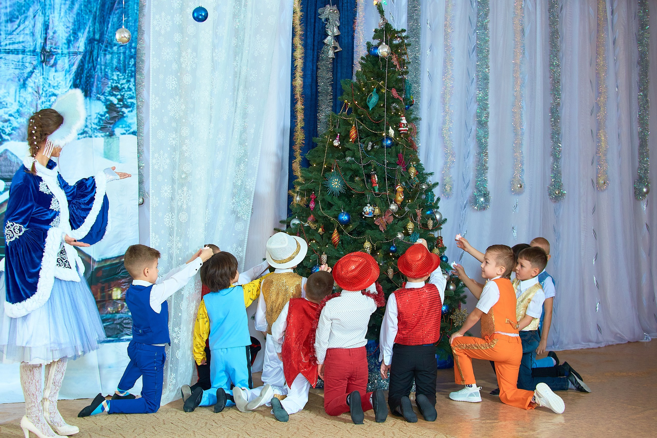 Новогодний утренник. Выпускной альбом Новосибирск