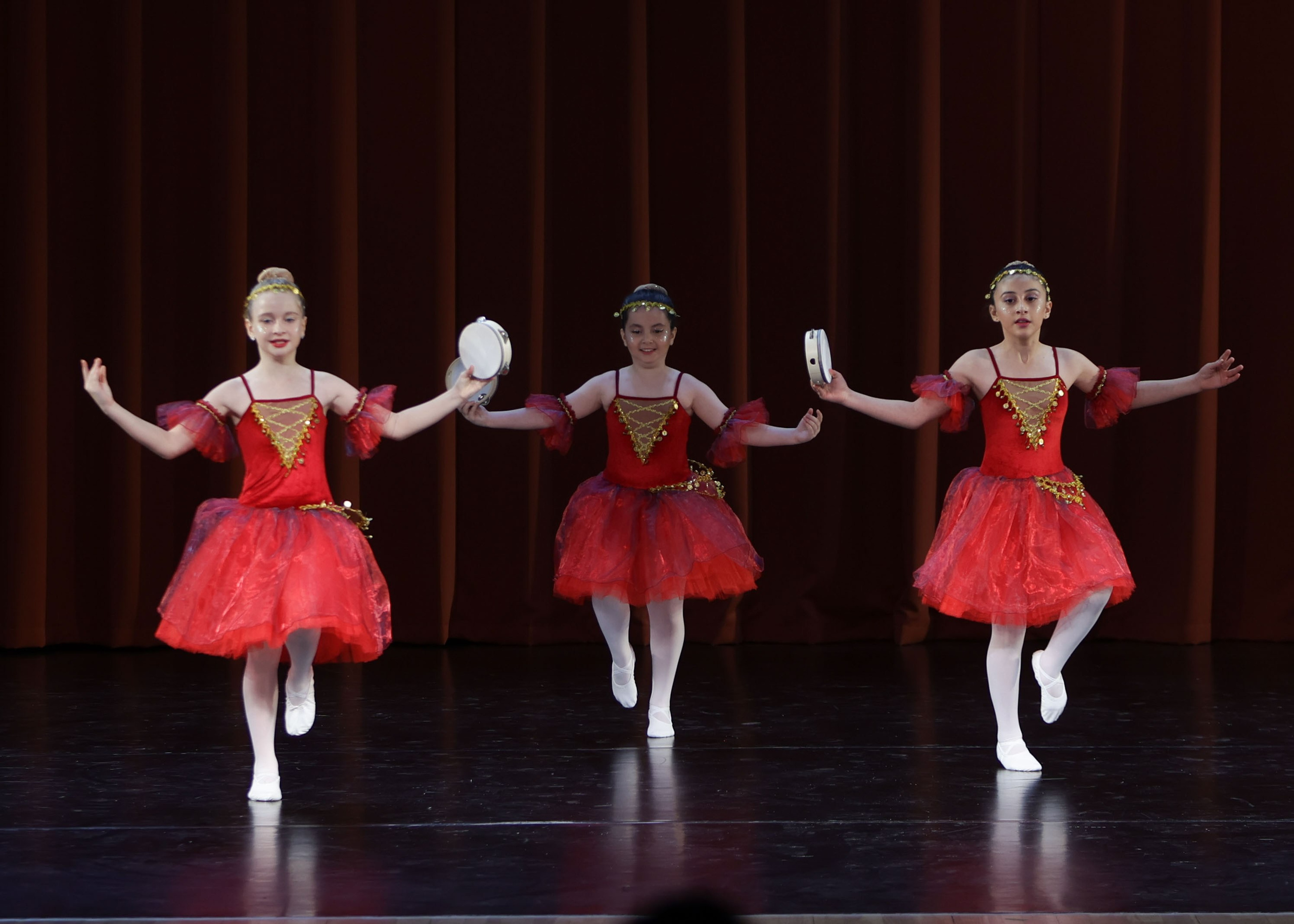 Фестиваль хореографического искусства «КУБОК ЛЕГЕНДЫ — 2025». Выпускные альбомы и школьный фотограф в Подольске, Троицке, Щербинке, Москве и Московской области