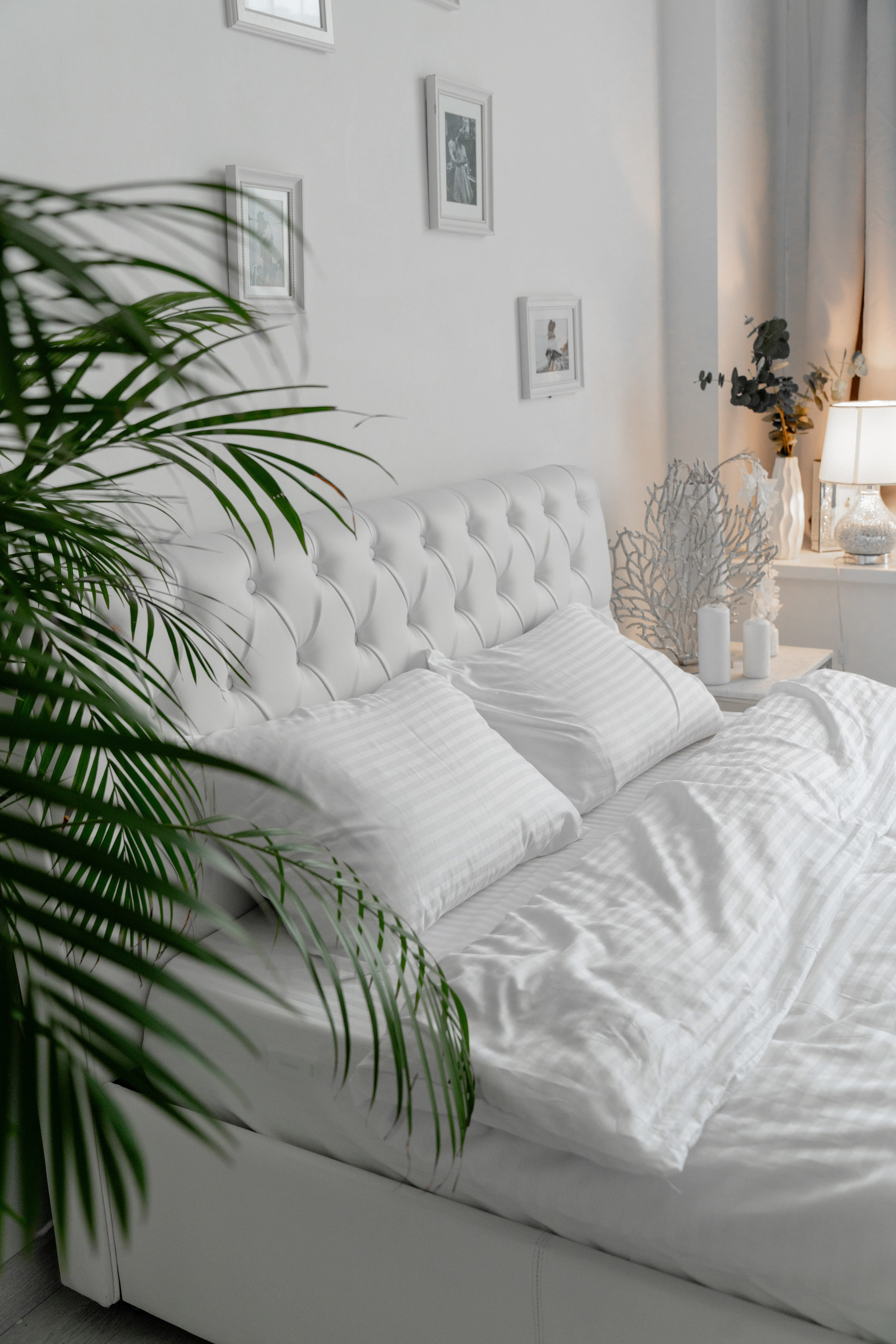 Фотосъемка постельного белья в фотостудии с моделью для маркетплейсов