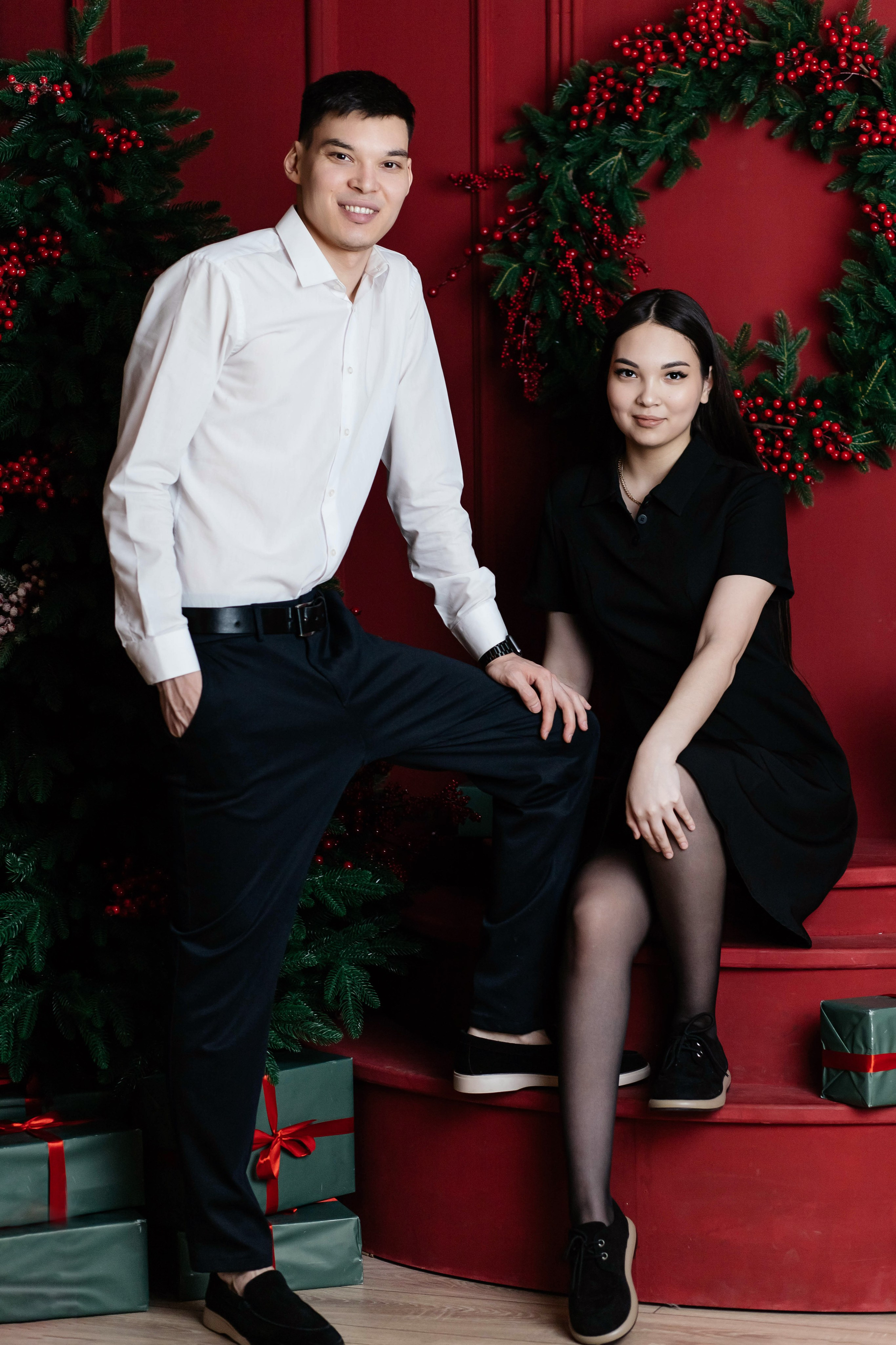 Семейная фотосессия Адия и Куан НГ 2026. Женский фотограф в Оренбурге Ирина Заводчикова