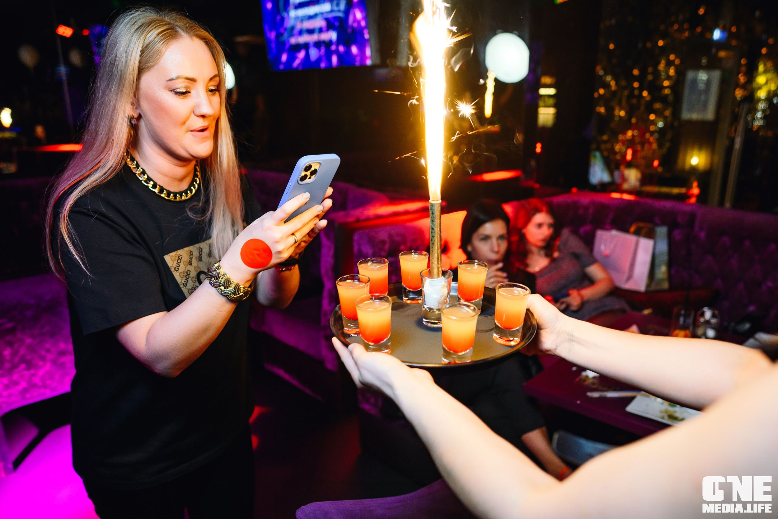 Фотоотчет из караоке-клуба Эйфория. One Media Life: фоторепортажи, фотоотчеты с мероприятий и заведений