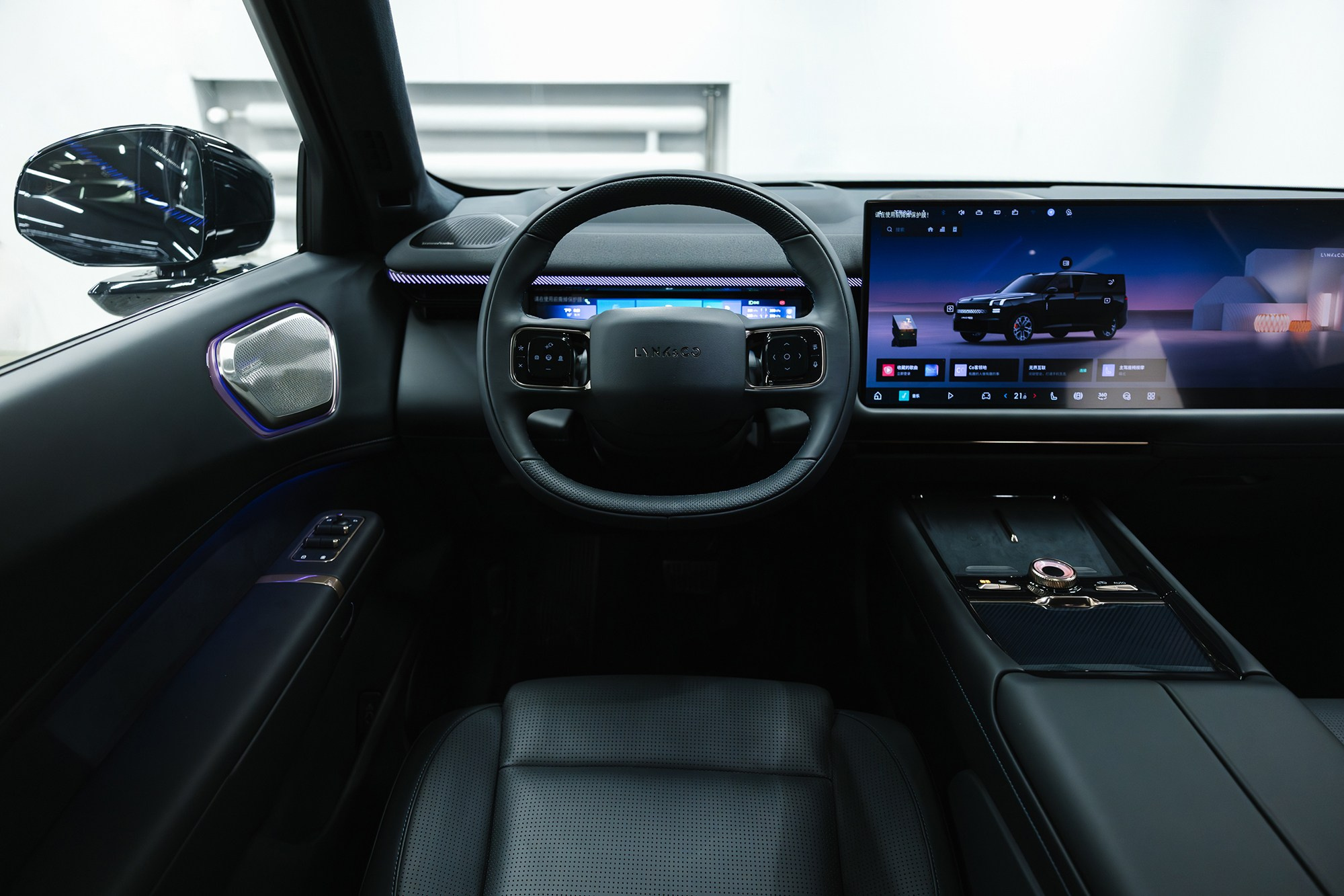 Lynk & Co 900 Ultra 2,0hyb 4WD AT (734 л. с.). Автосалон «Х-Авто»