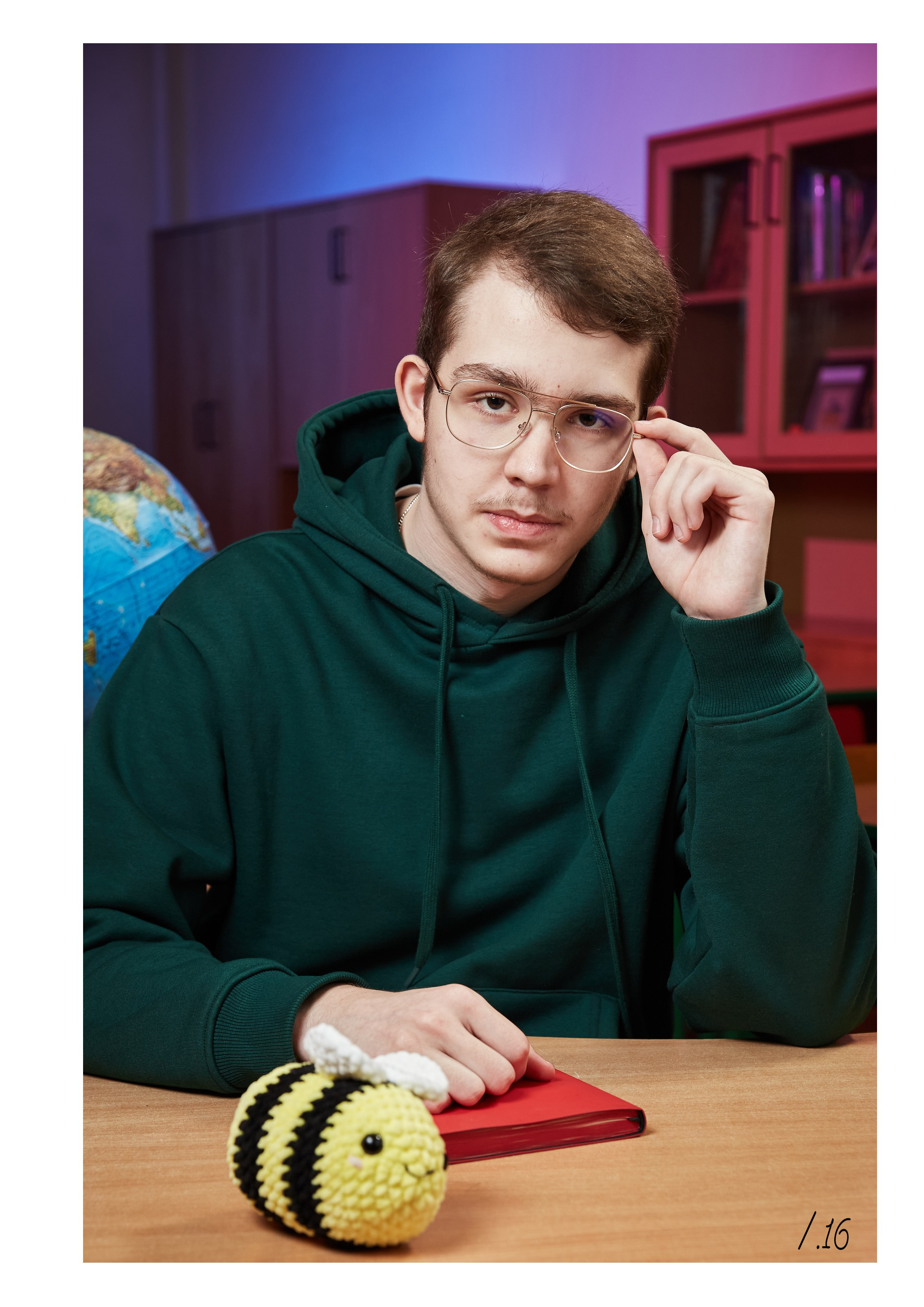 Выпускной альбом «Одиннадцатый» для старших классов — «Миллион Портретов»