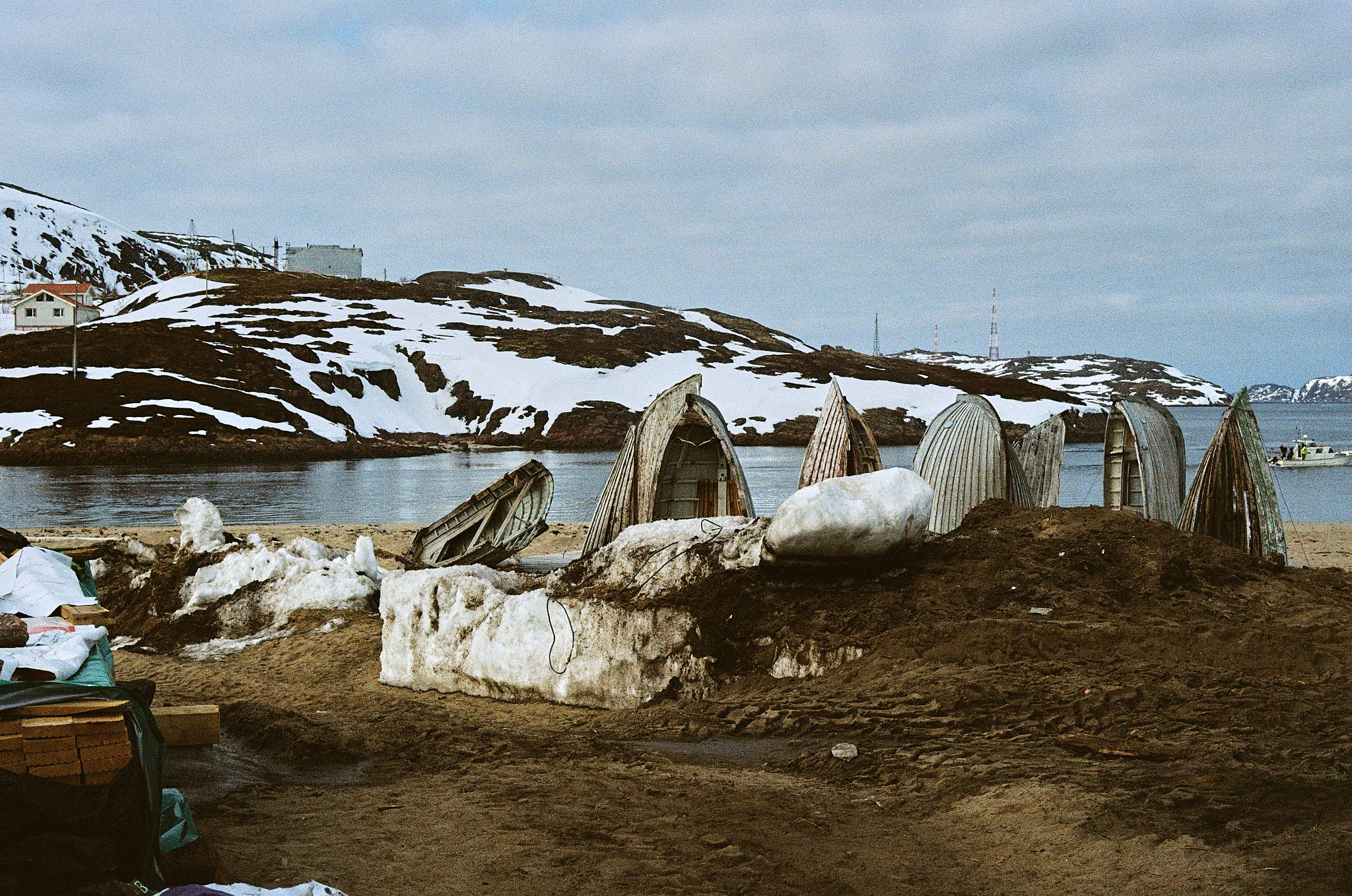 Teriberka (Murmansk). The Other Pavel Potseluev — film photography and mastery of meat business