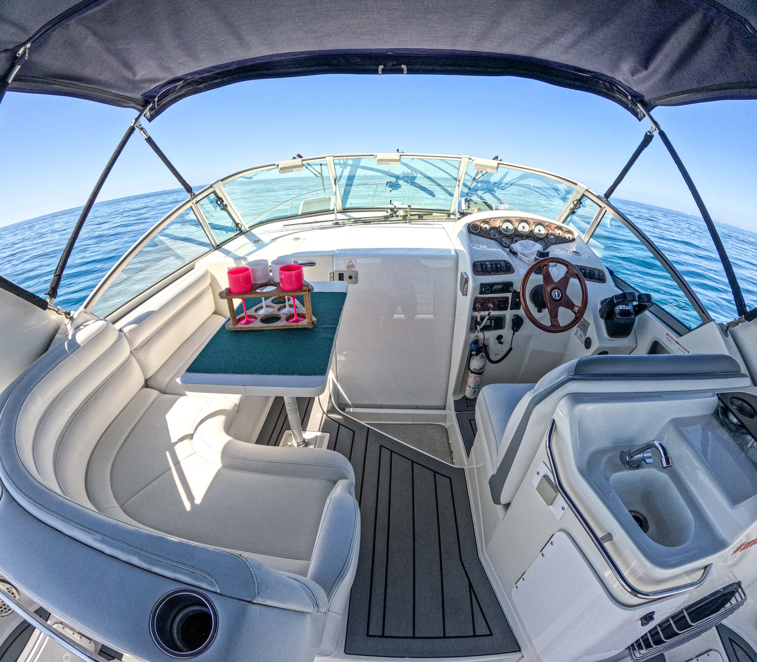 Катер Манго Аренда Яхты в Сочи Яхтанаморе YACHTNAMORE YACHTANAMORE