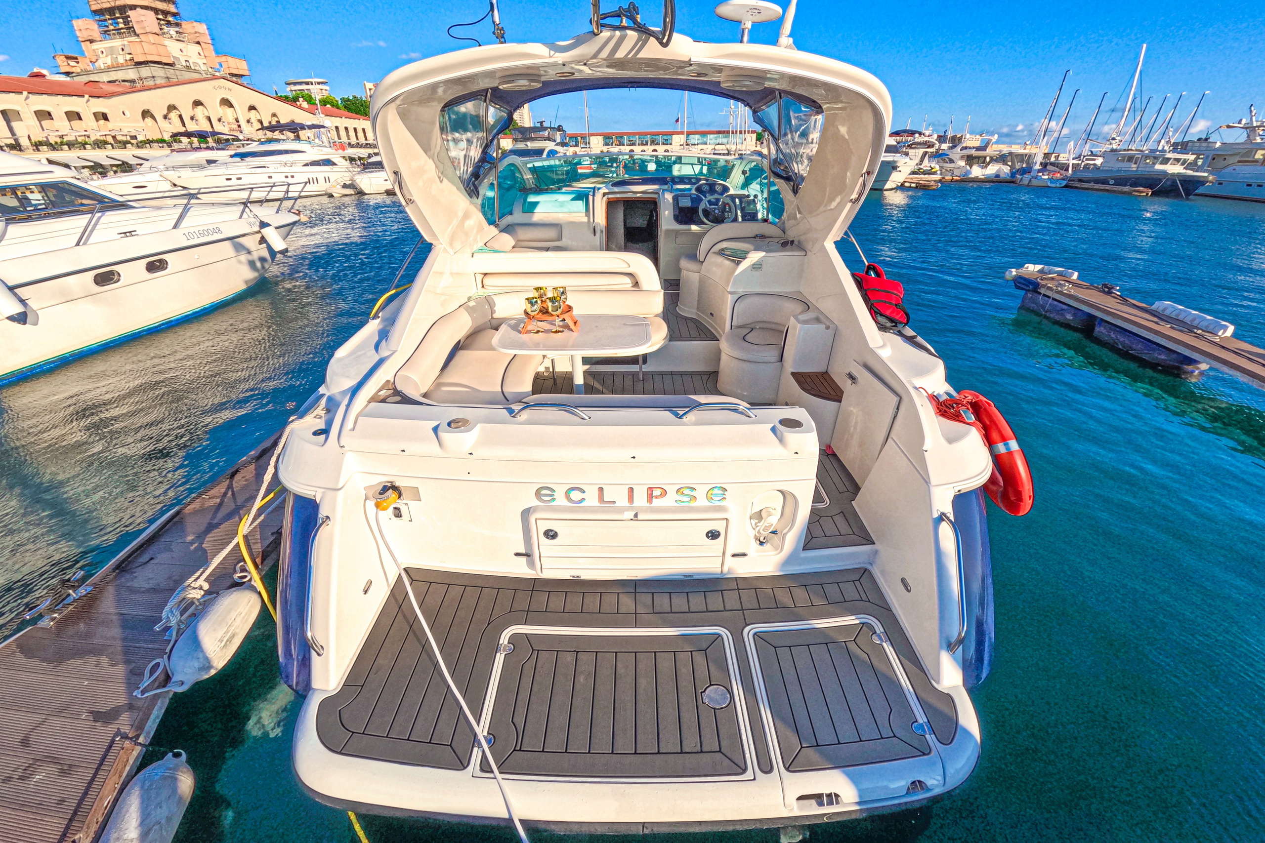 Катер Эклипс Аренда Яхты в Сочи Яхтанаморе YACHTNAMORE YACHTANAMORE