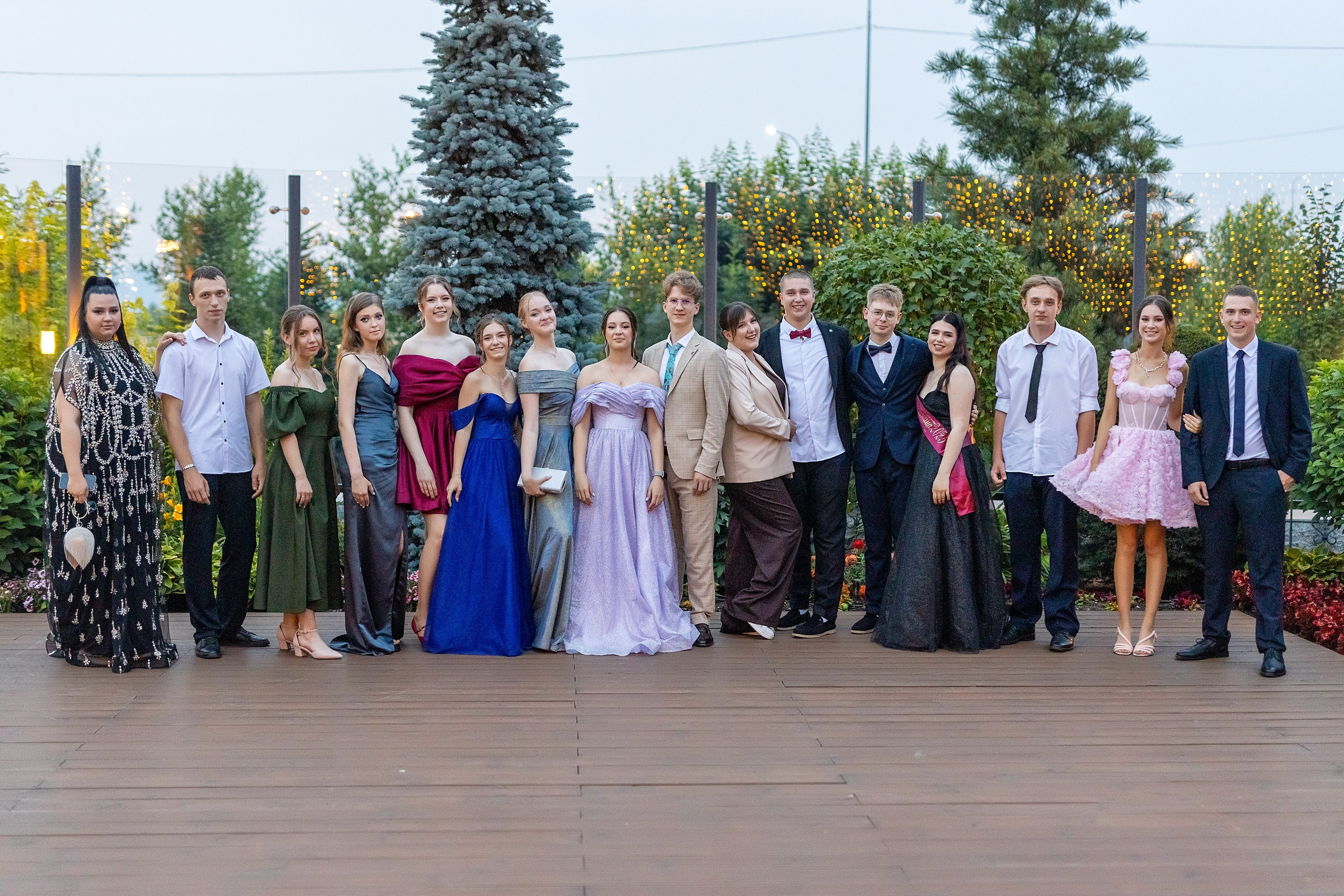 Выпускной. Школа 22, 11 класс. Стильный выпускной альбом Владивосток фотограф Вероника Мигачева