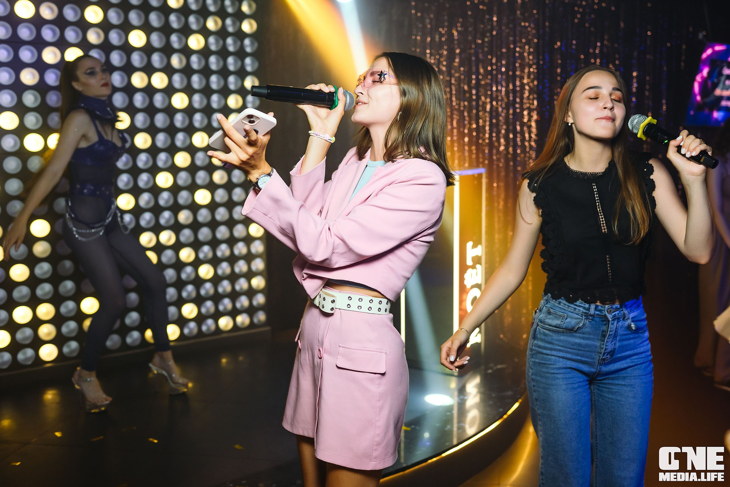 Фоторепортаж из караоке-клуба Эйфория. One Media Life: фоторепортажи, фотоотчеты с мероприятий и заведений