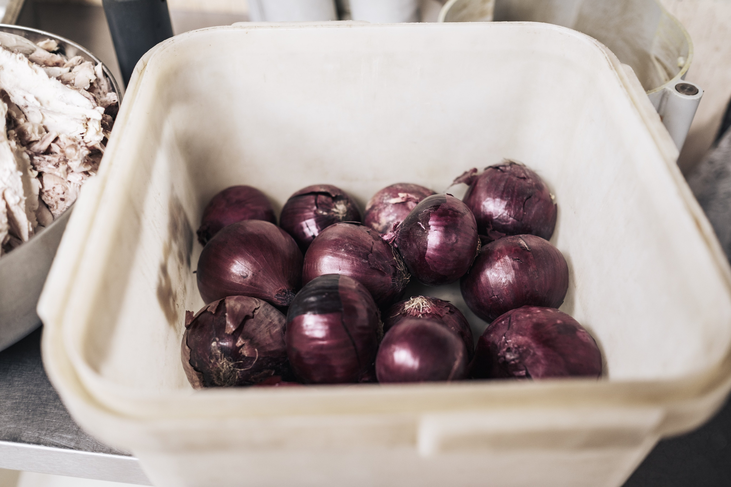 Готовка для бездомных и кормление их в Москве. Фотограф в Москве Максим Скоробогатов