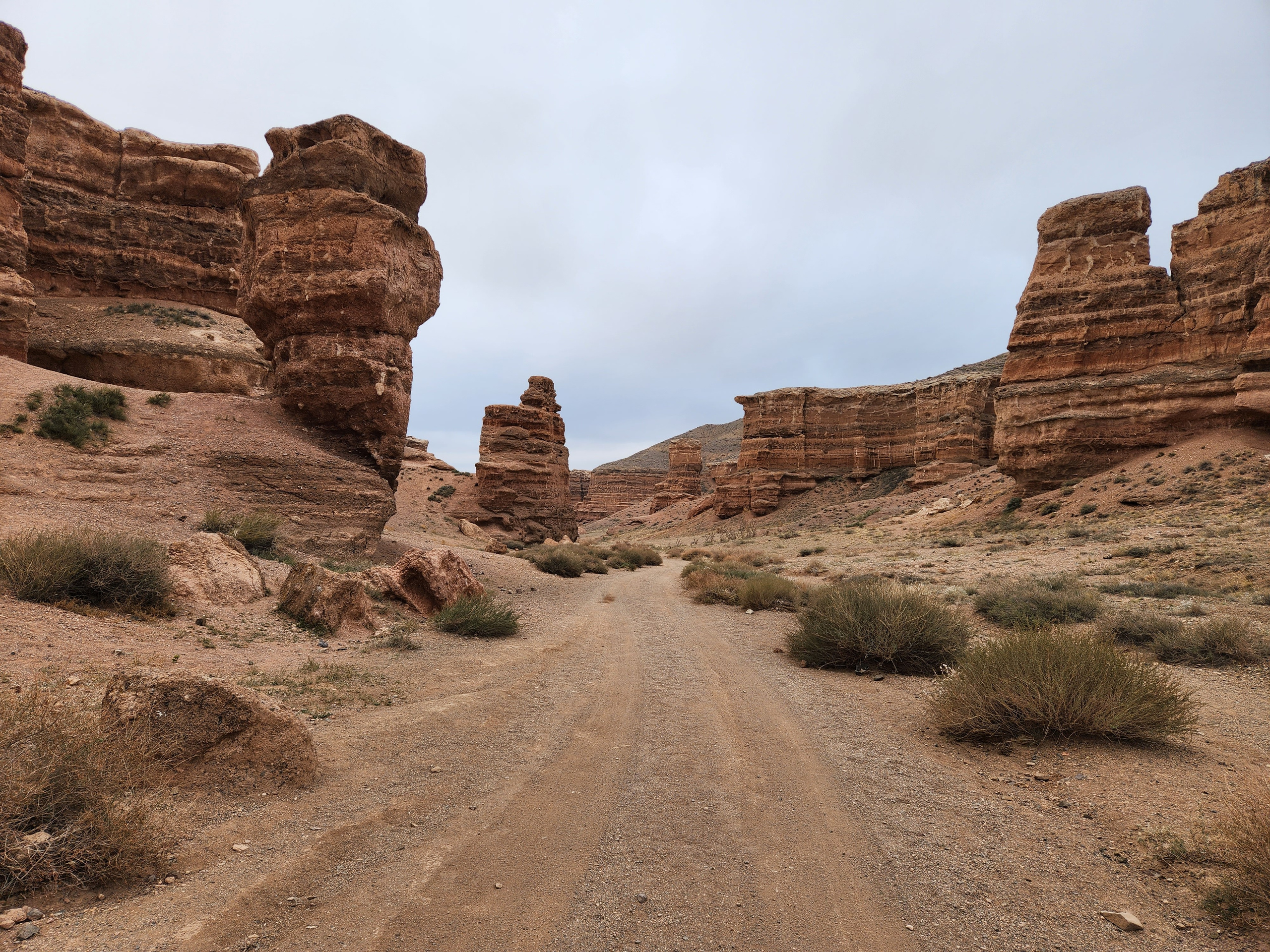 Melon Travel в Алматы: экскурсии и джип туры в Чарынский каньон, озера Каинды, Кольсай, Иссык, национальный парк Алтын Эмель