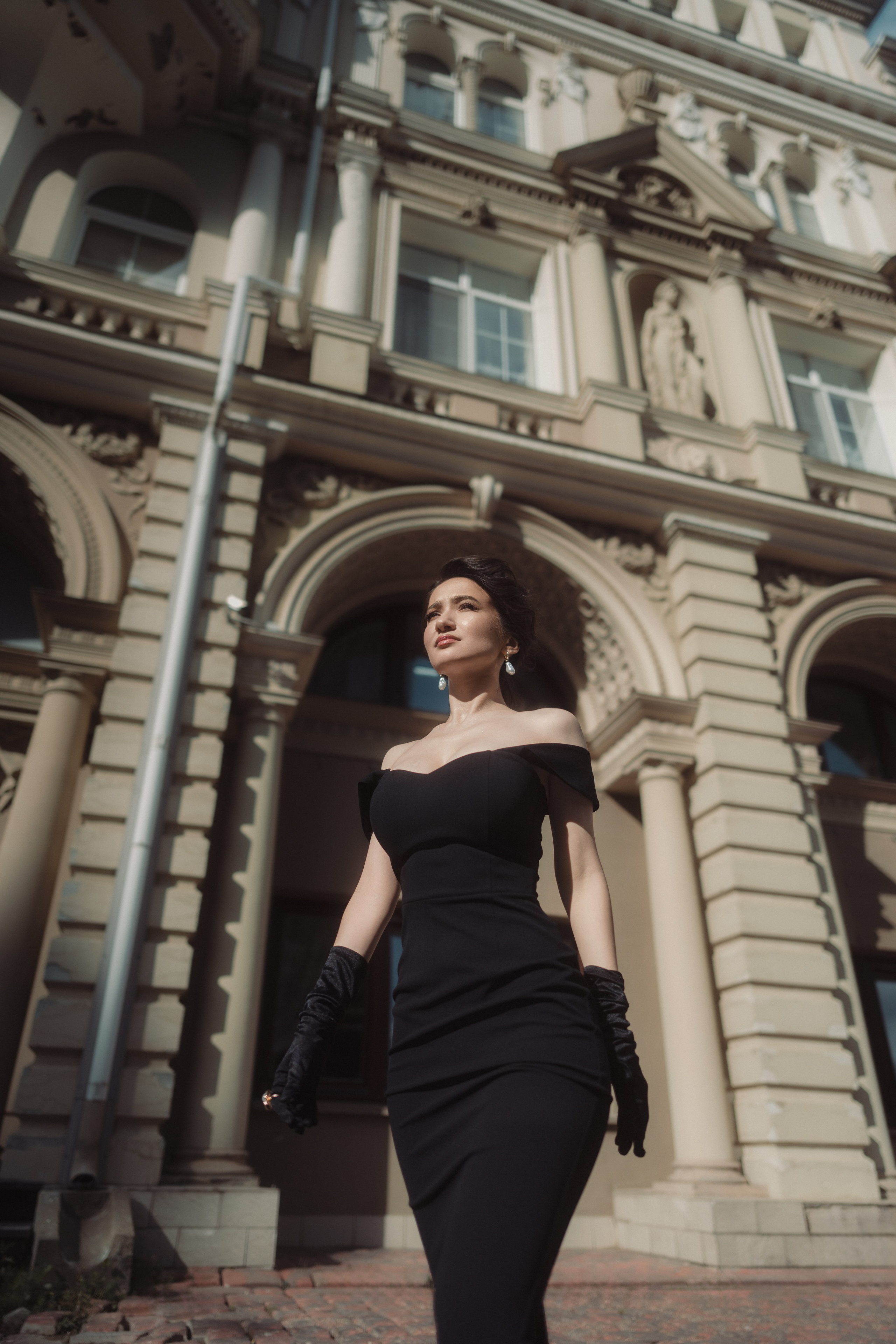 Street photo shoot with Alia in Kazan in Italian style