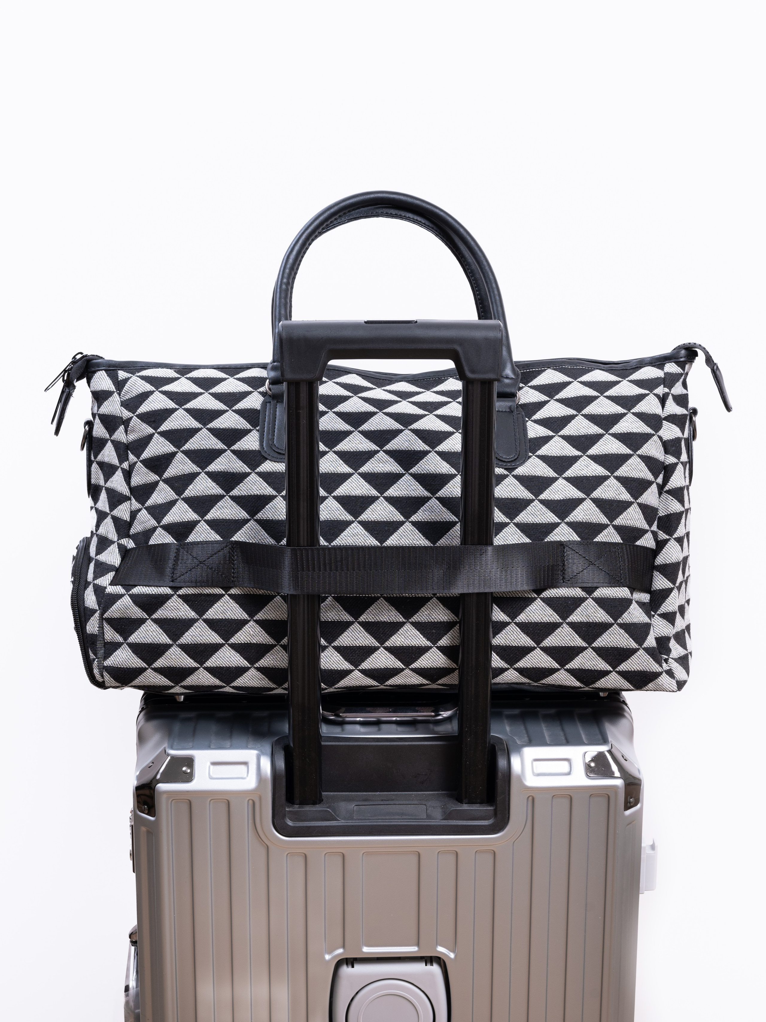 Сумки спортивные. Предметный фотограф, фото для маркетплейсов Пятигорск, КМВ