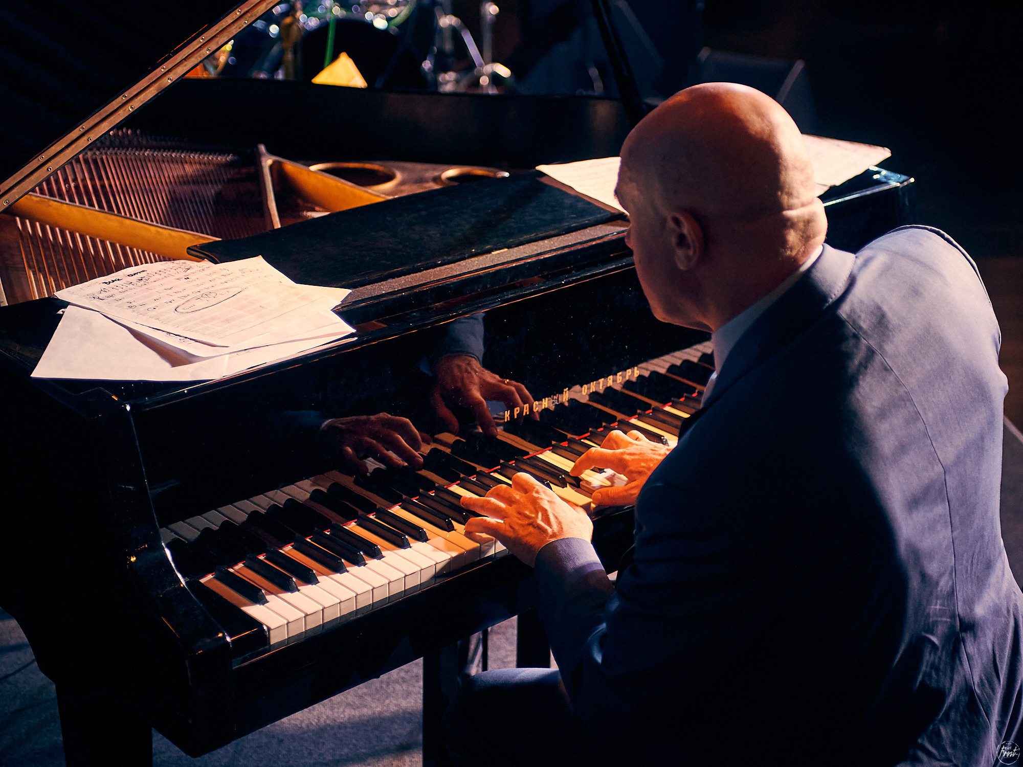 Концерт турецкой певицы Сибель Кёсе в джаз-клубе EverJazz. Фотографии отовсюду и обо всем