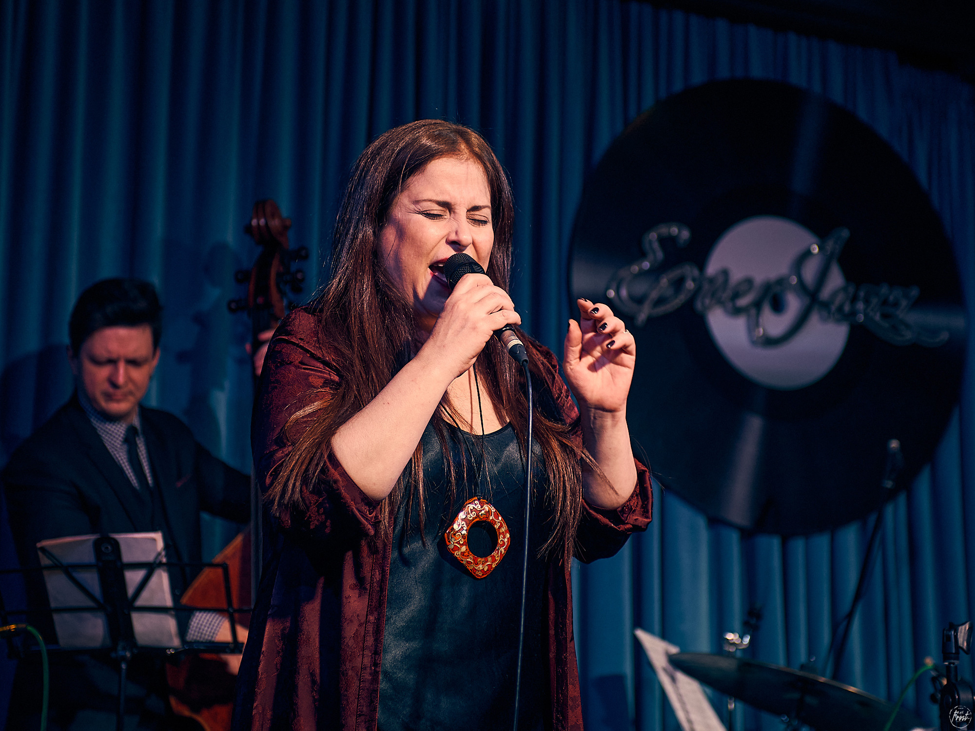 Концерт турецкой певицы Сибель Кёсе в джаз-клубе EverJazz. Фотографии отовсюду и обо всем