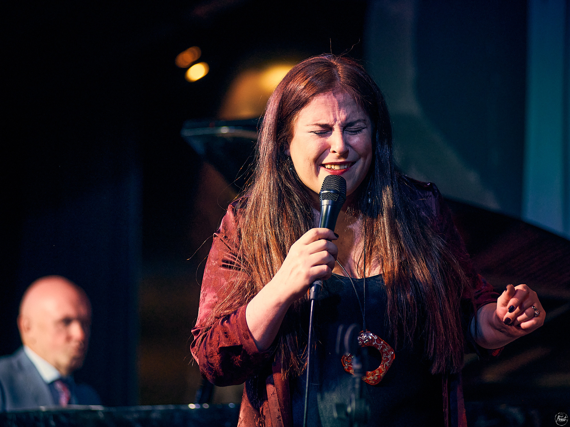 Концерт турецкой певицы Сибель Кёсе в джаз-клубе EverJazz. Фотографии отовсюду и обо всем