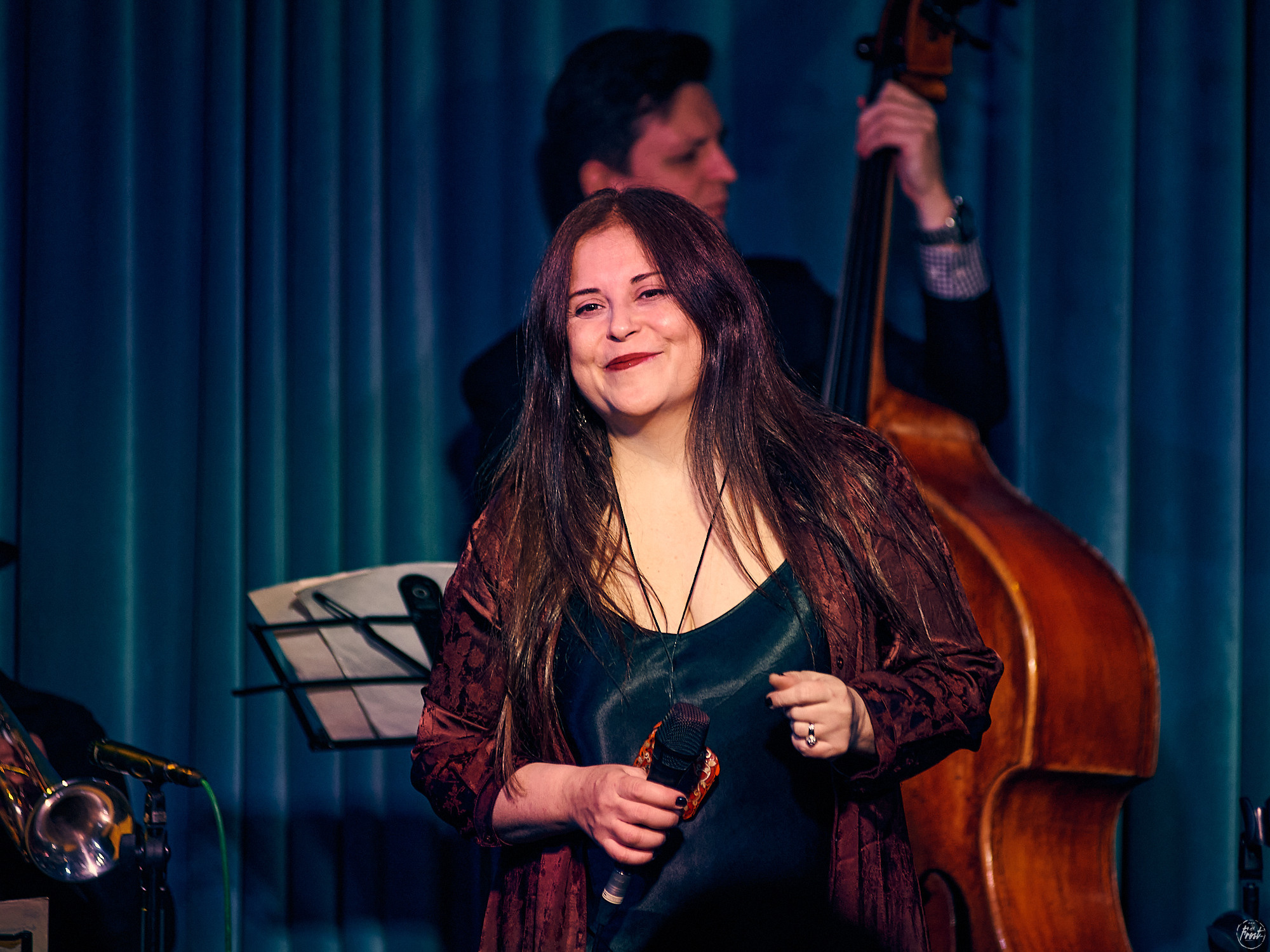 Концерт турецкой певицы Сибель Кёсе в джаз-клубе EverJazz. Фотографии отовсюду и обо всем