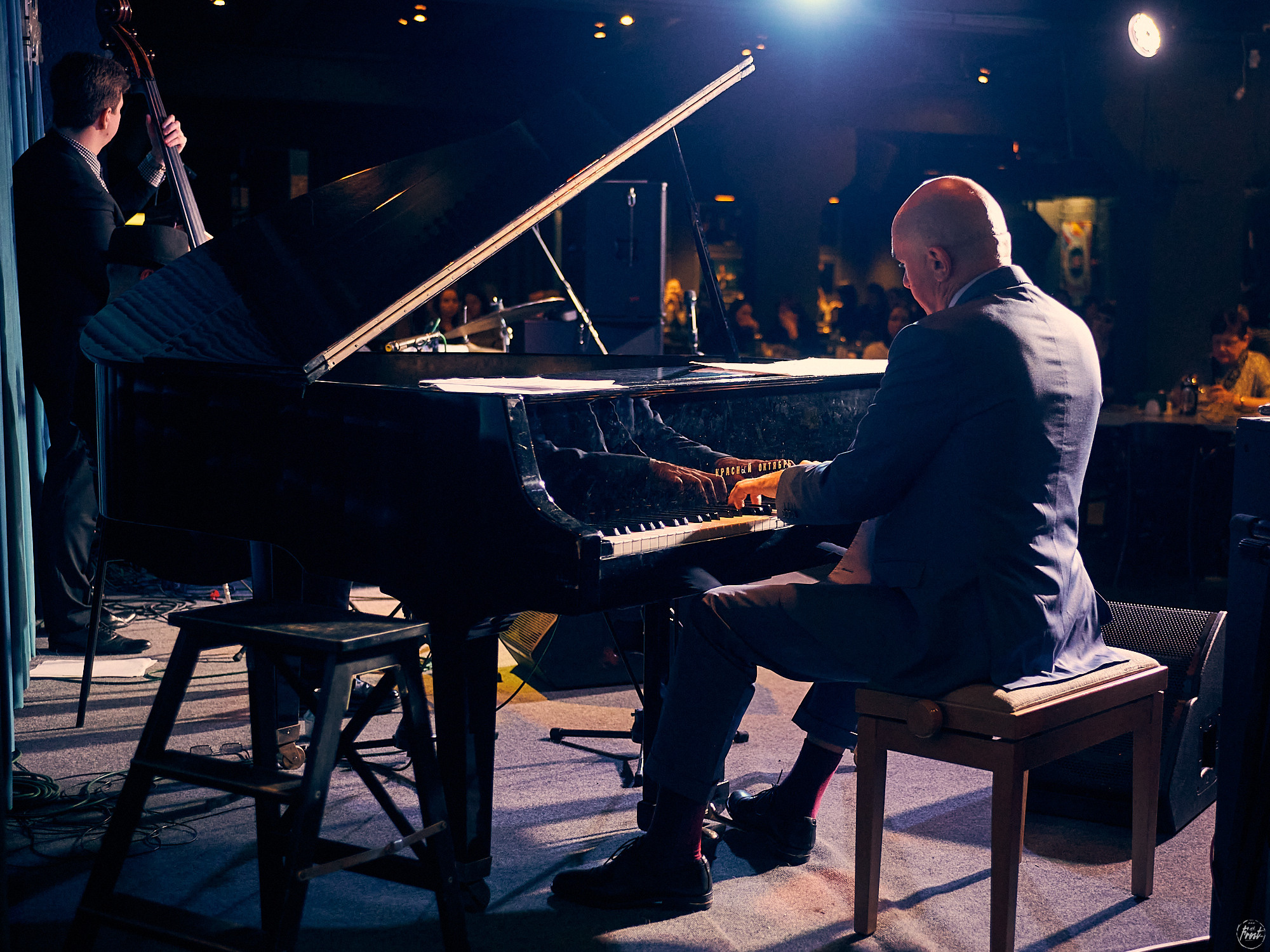 Концерт турецкой певицы Сибель Кёсе в джаз-клубе EverJazz. Фотографии отовсюду и обо всем