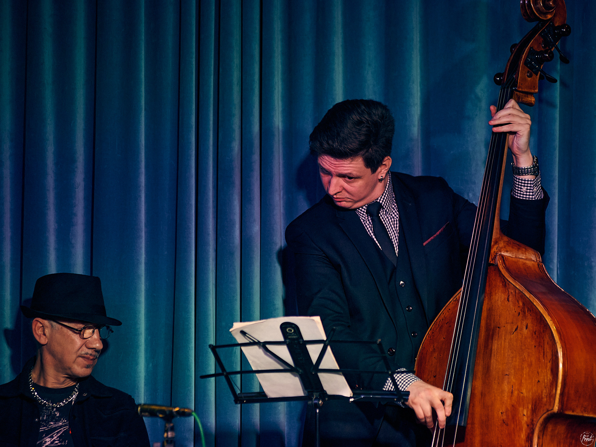 Концерт турецкой певицы Сибель Кёсе в джаз-клубе EverJazz. Фотографии отовсюду и обо всем