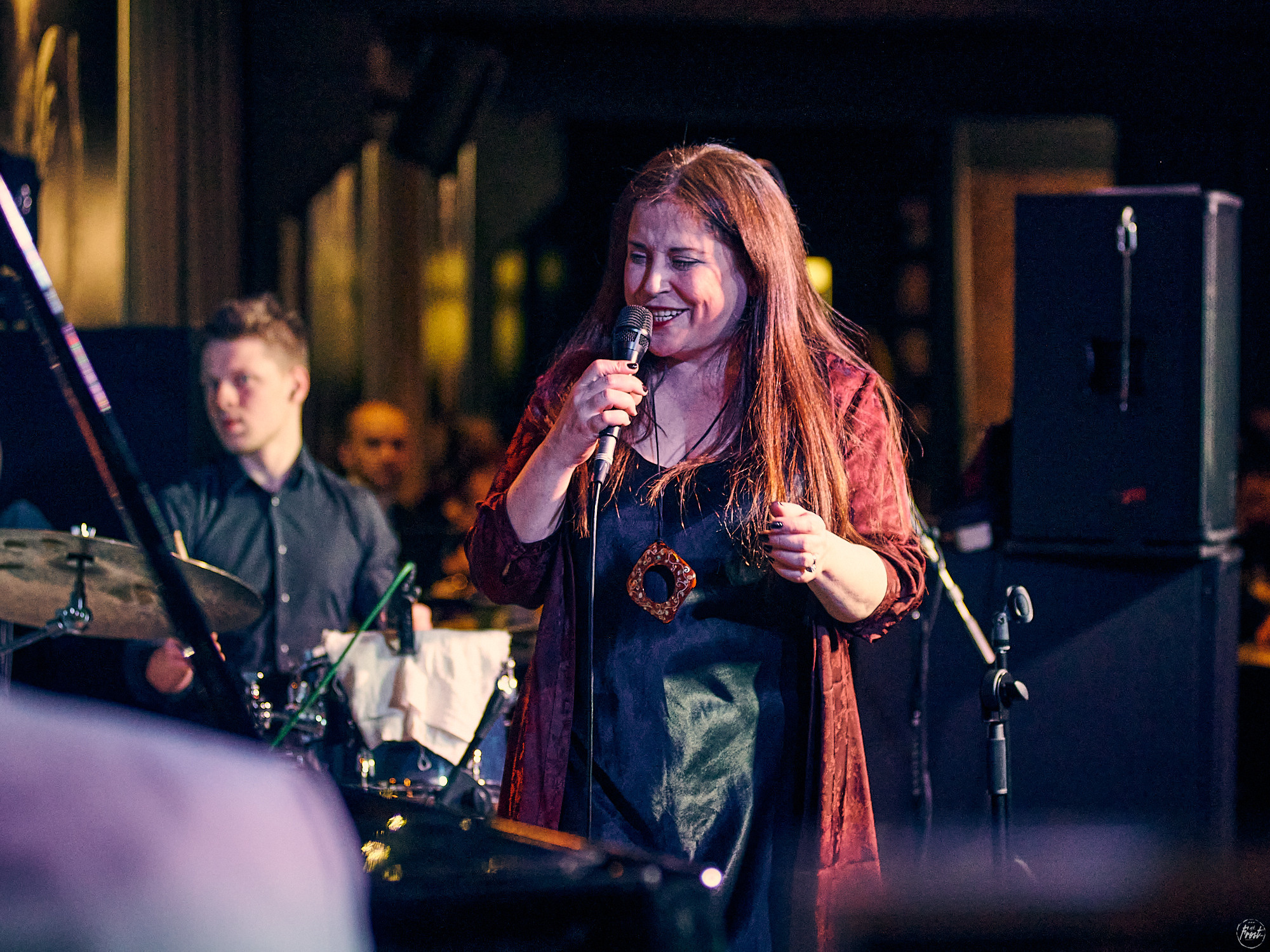 Концерт турецкой певицы Сибель Кёсе в джаз-клубе EverJazz. Фотографии отовсюду и обо всем