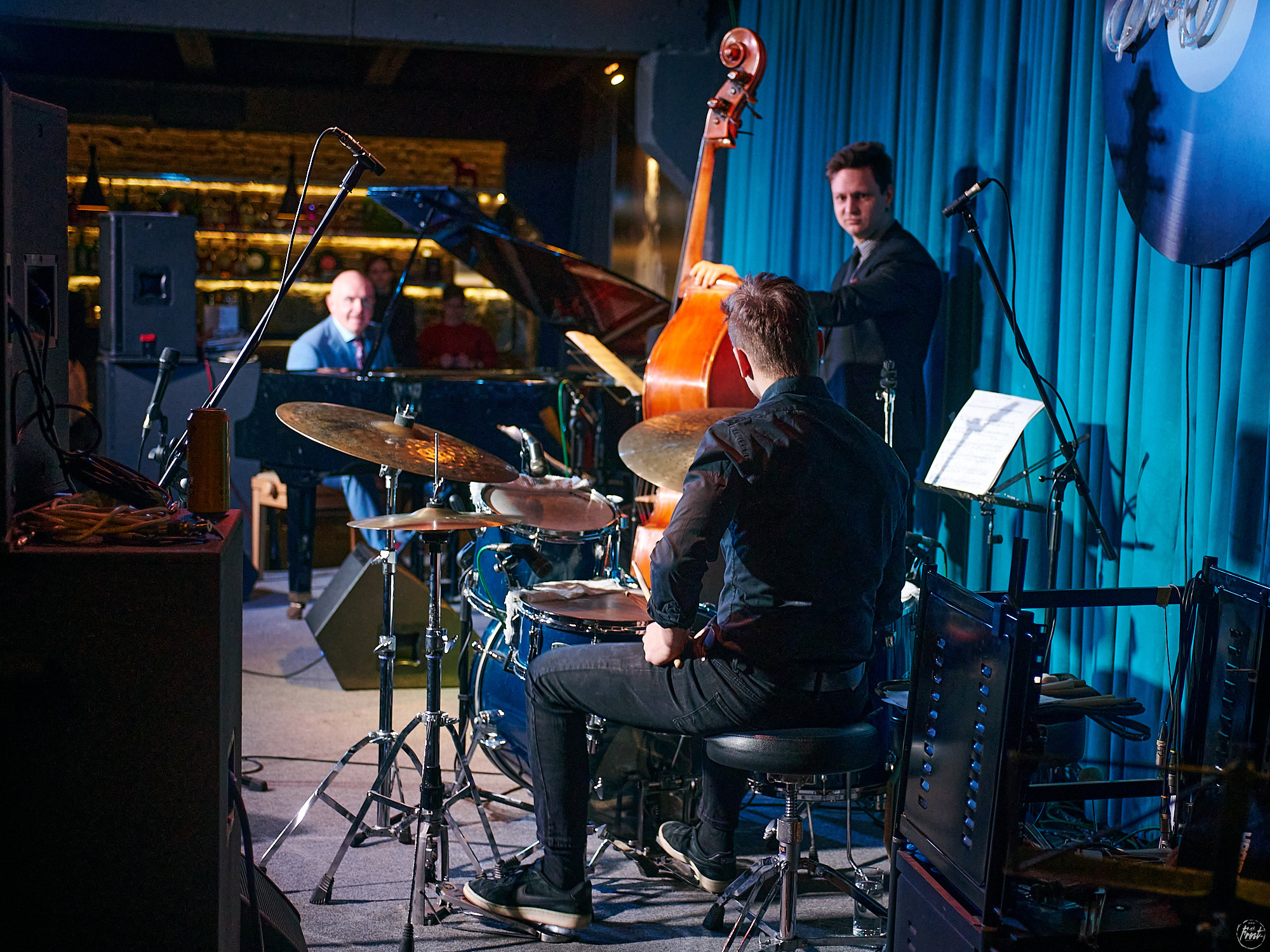 Концерт турецкой певицы Сибель Кёсе в джаз-клубе EverJazz. Фотографии отовсюду и обо всем