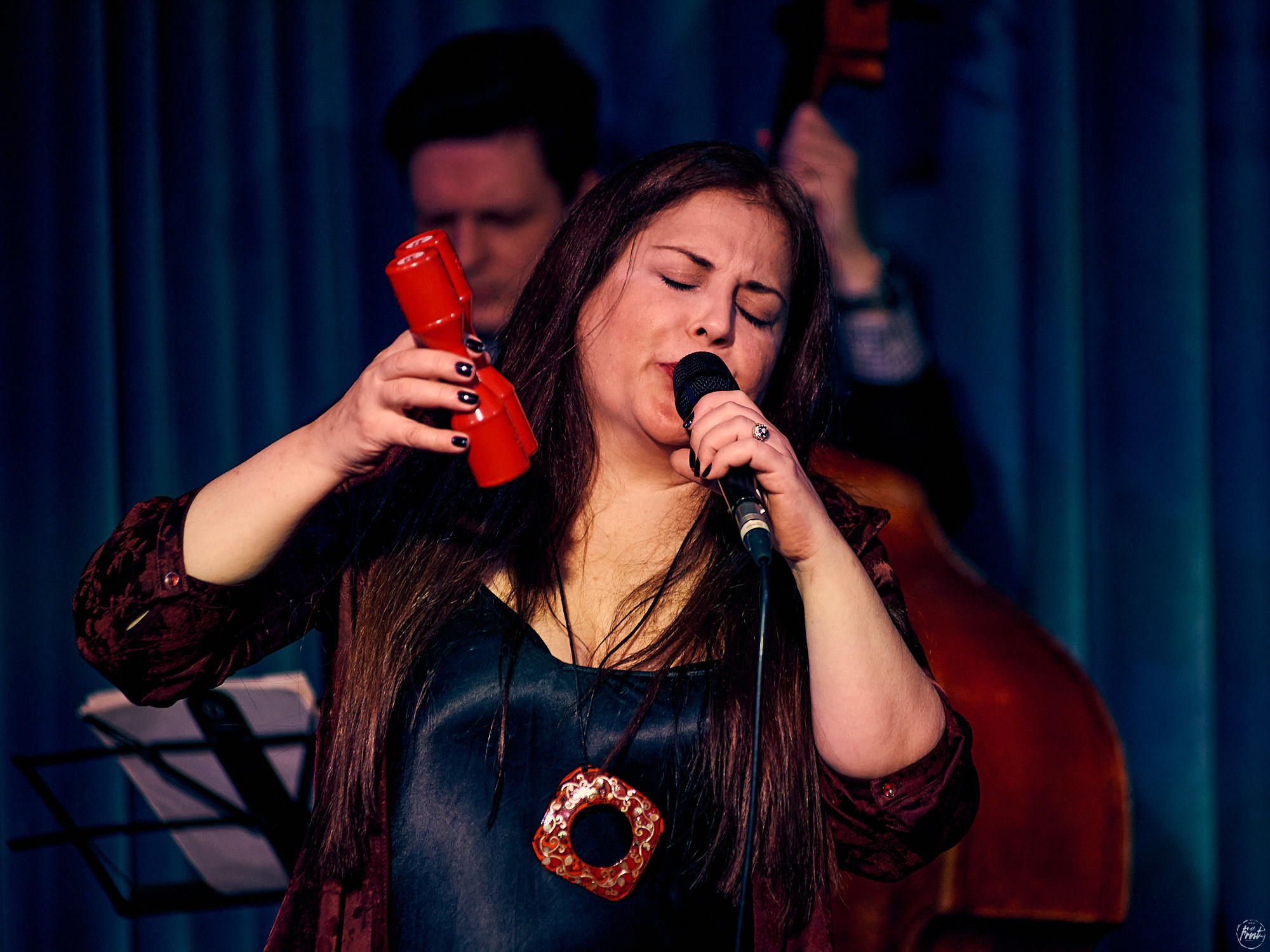 Концерт турецкой певицы Сибель Кёсе в джаз-клубе EverJazz. Фотографии отовсюду и обо всем