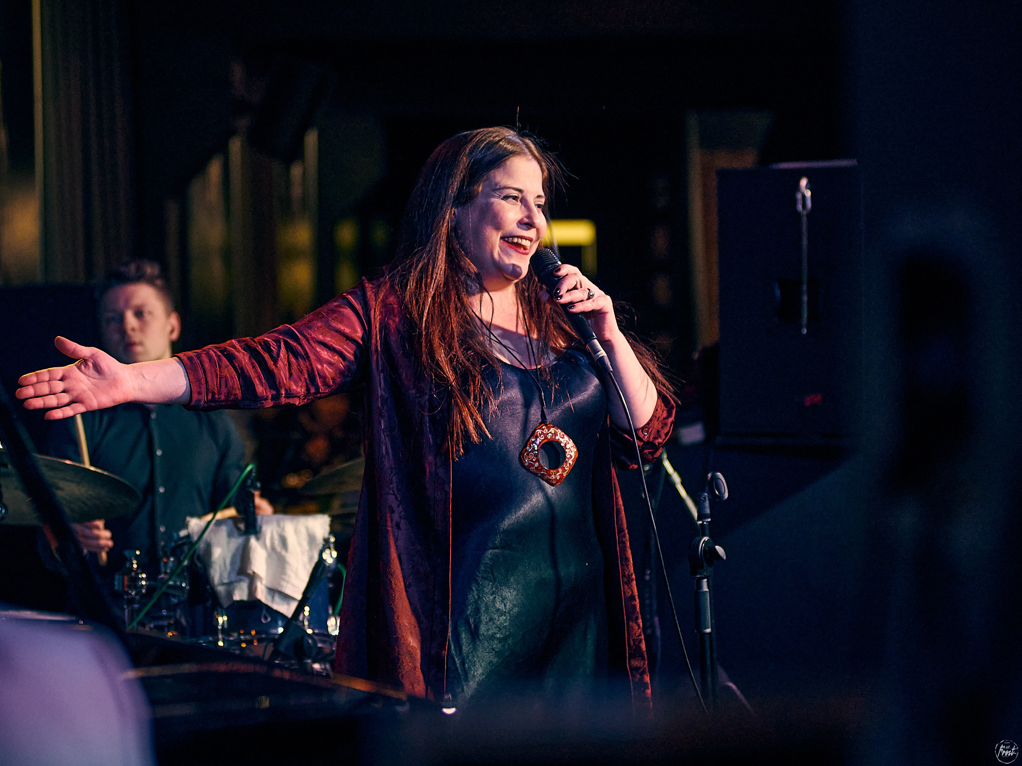 Концерт турецкой певицы Сибель Кёсе в джаз-клубе EverJazz. Фотографии отовсюду и обо всем