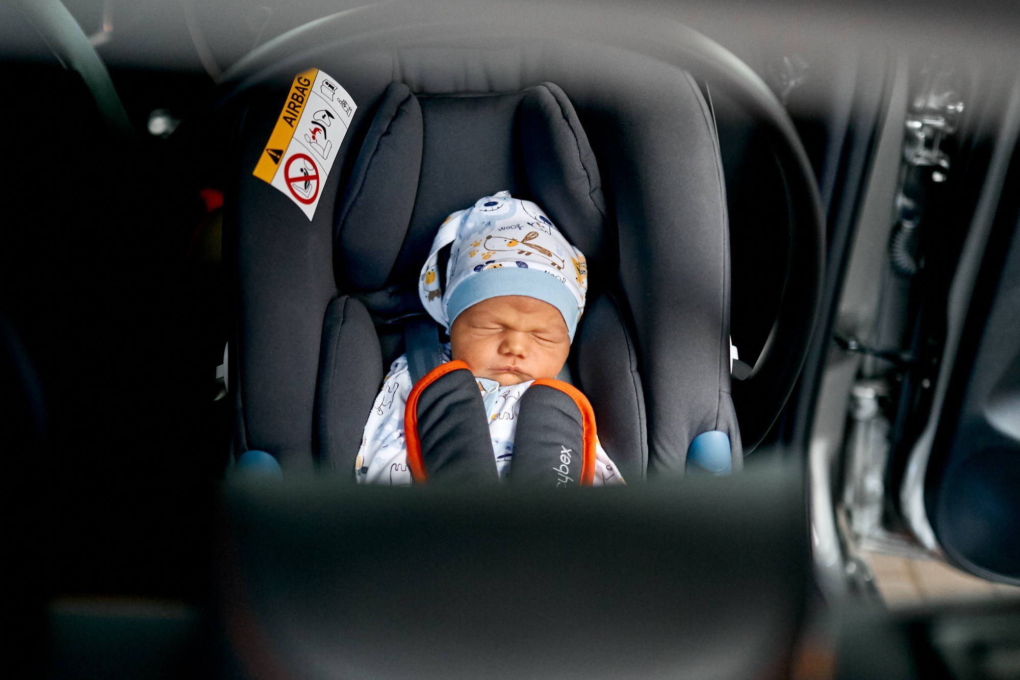 Фотограф на выписку в Москве, заказать услуги фотосъёмки — Цены и стоимость услуг профессионального фотографа для фотосессии выписки