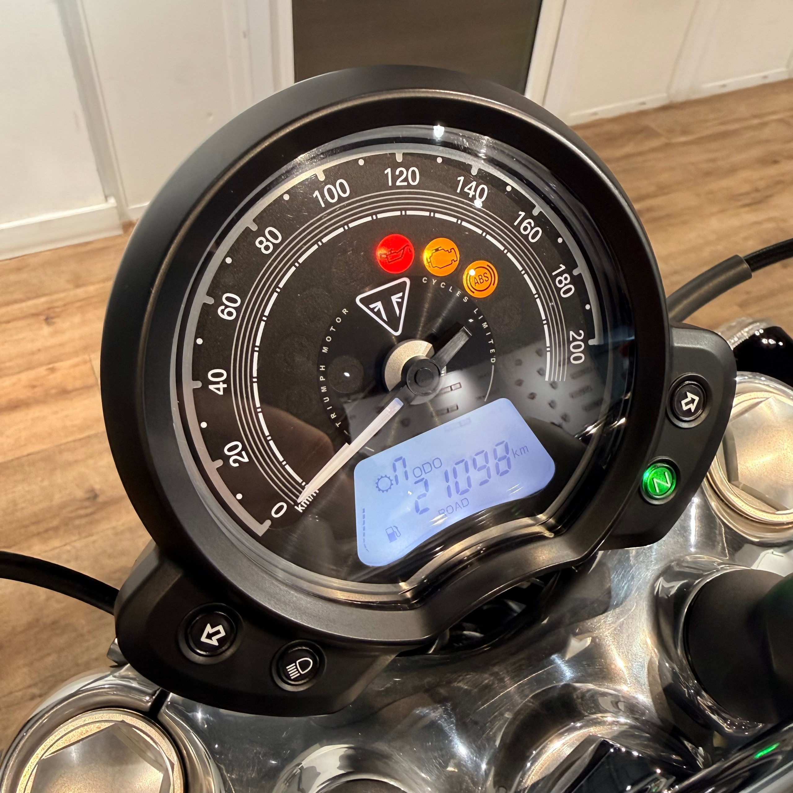 2018 TRIUMPH Bonneville Speedmaster (VIN *SMTD*6014). Hello Davidson, Москва. Только хорошие мотоциклы…