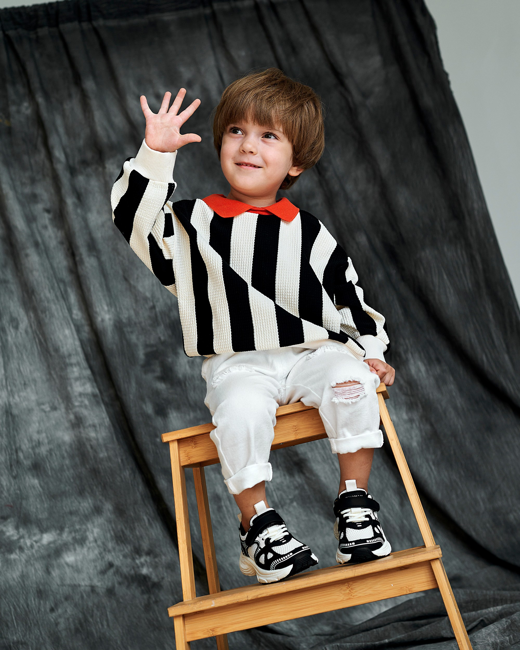 Модель для предметной съемки мальчик Радэль Казань| Sale Easy