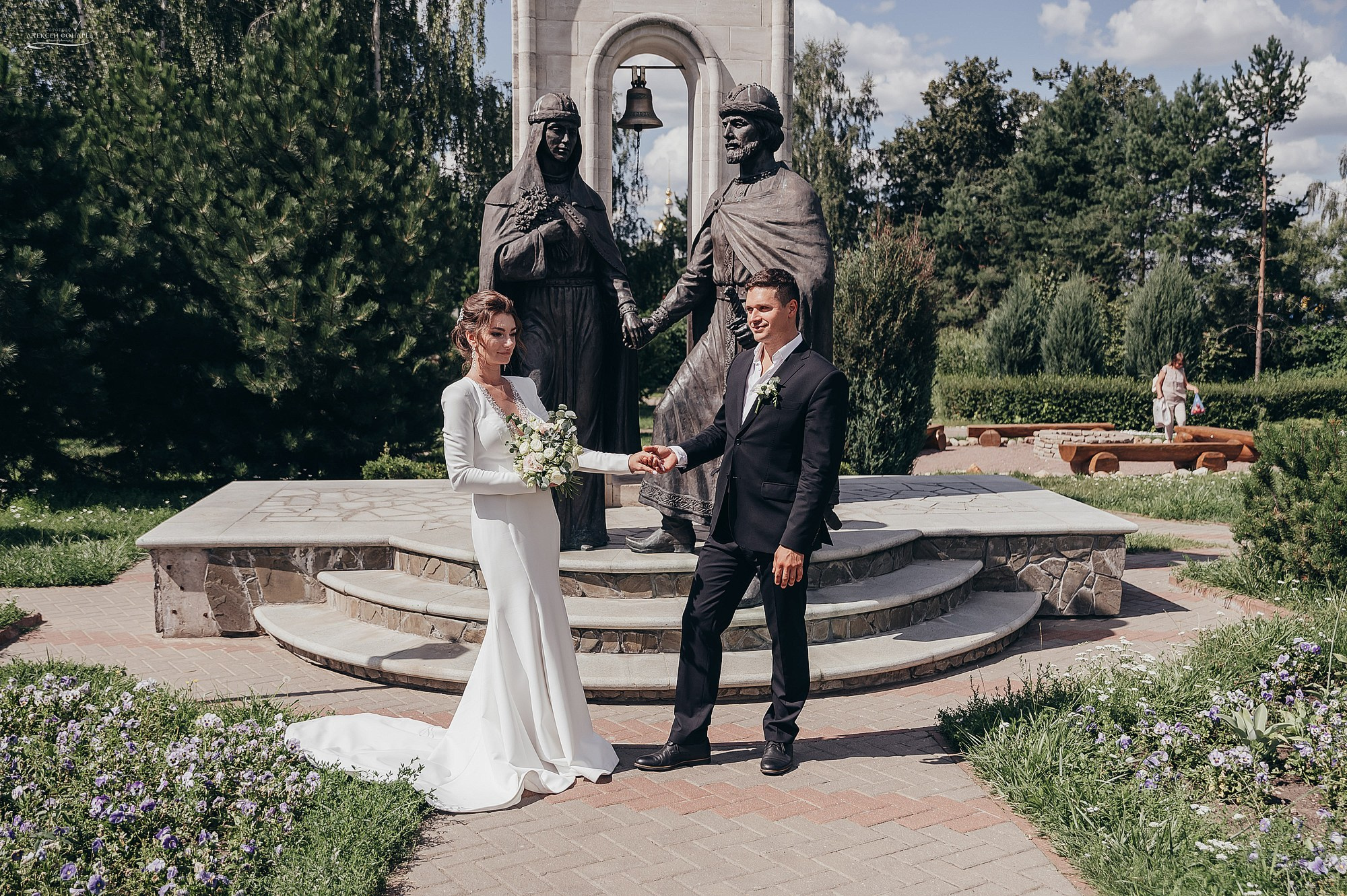 Свадебная фотосессия красивой пары. Свадебный фотограф в Дубне Алексей Фонарёв