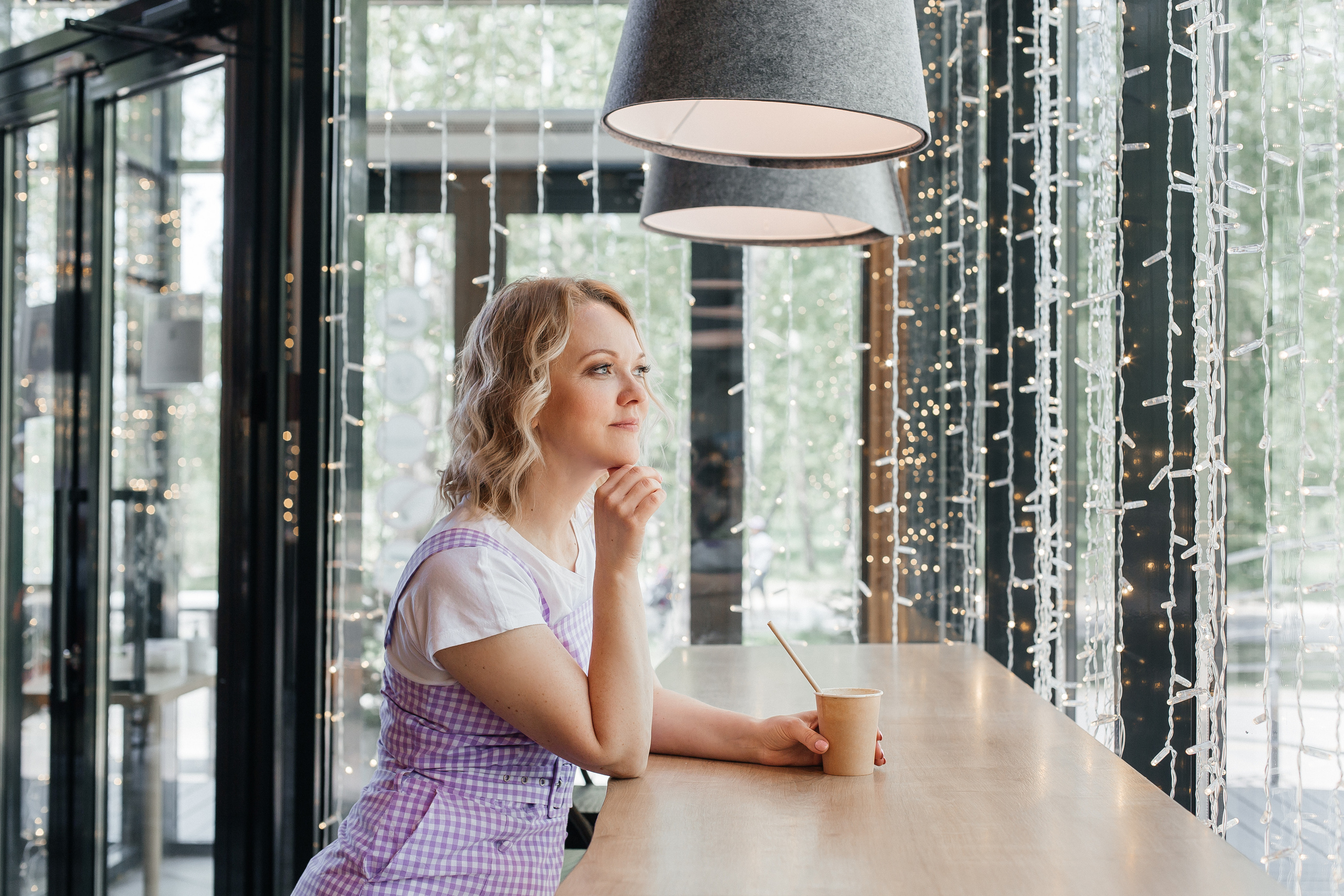 Фотосессия в цветущем саду. Фотограф в Красноярске Оксана Мазун