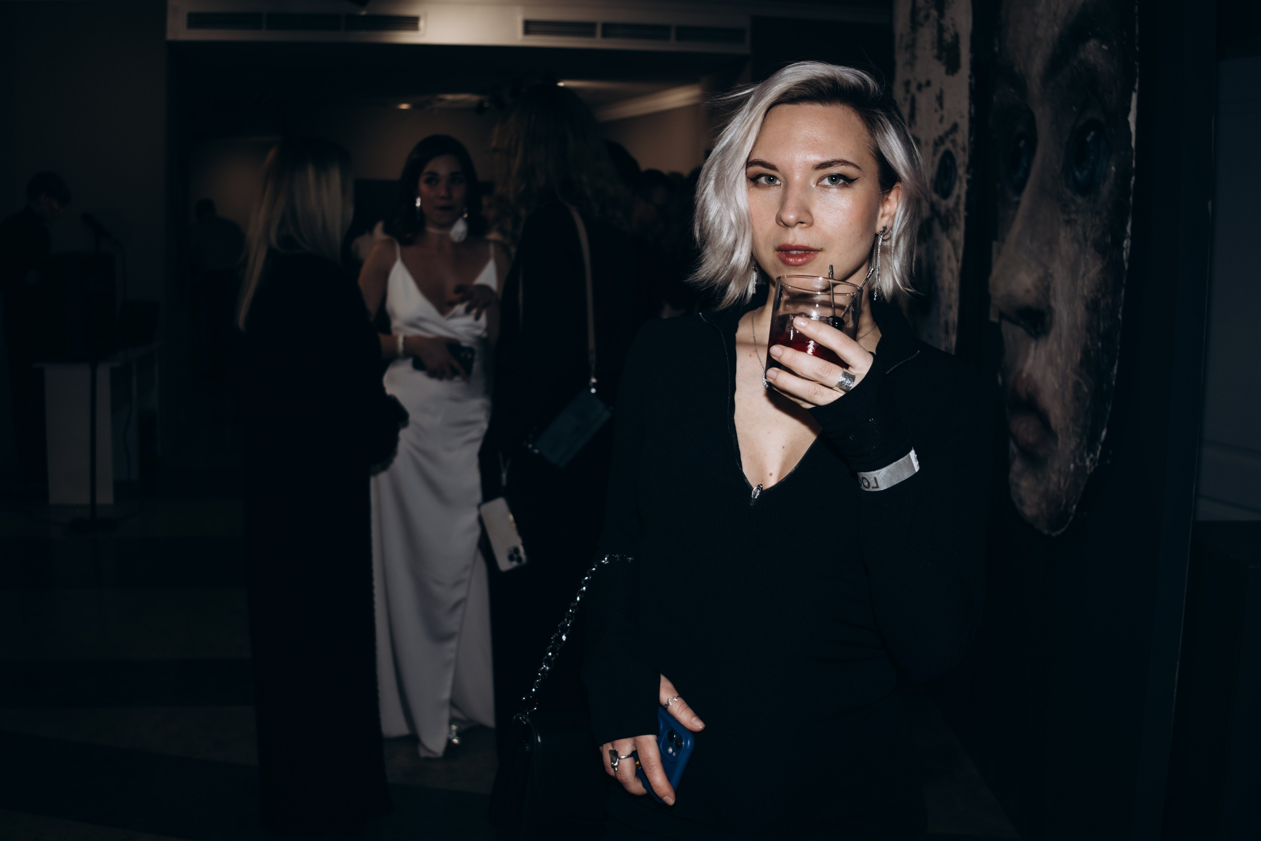 репортаж выставки художницы дарьи санатиной в москве