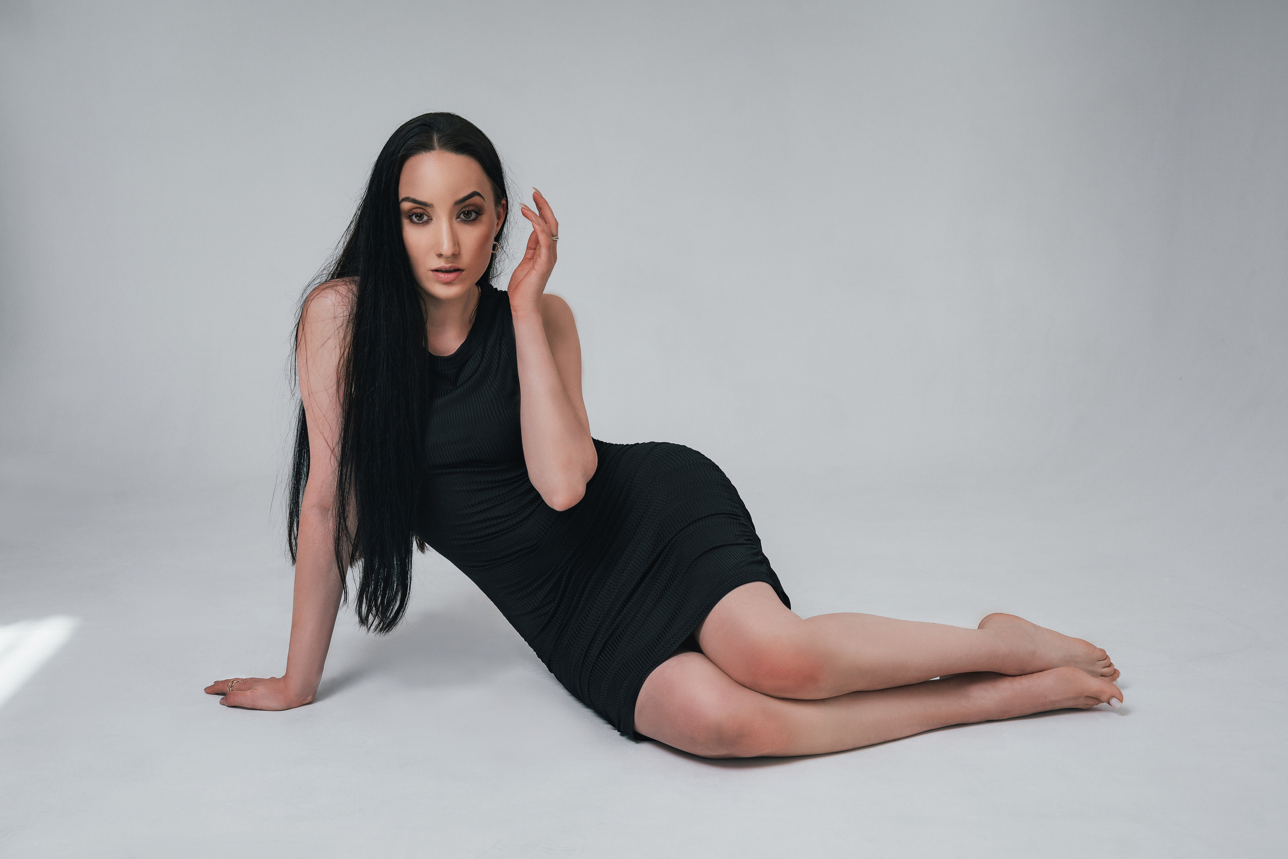 Фотоссесия в спб. Съемка красивой девушки в Питере на циклораме. Фотограф спб.