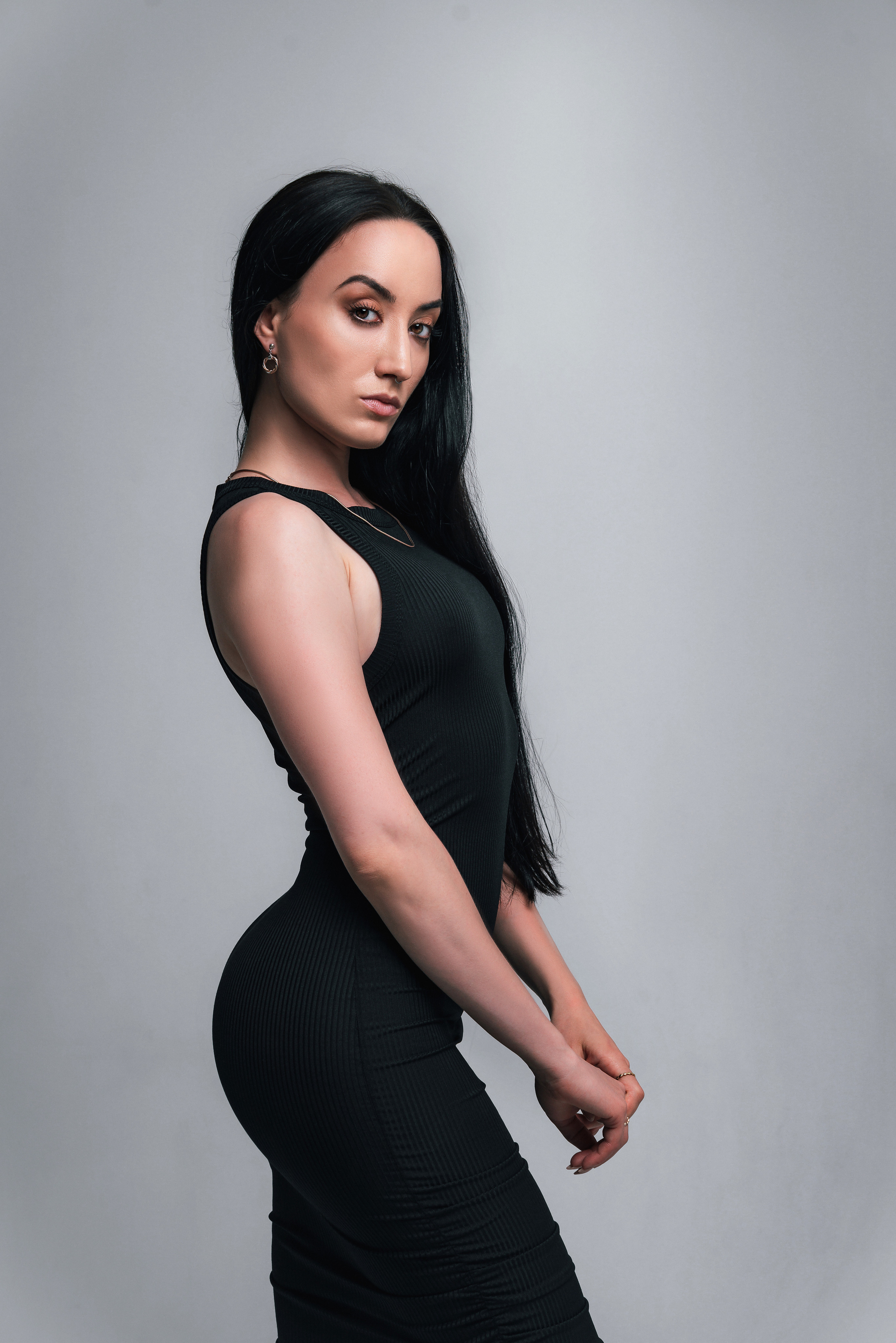 Фотоссесия в спб. Портрет красивой девушки в Питере на циклораме. Фотограф спб.