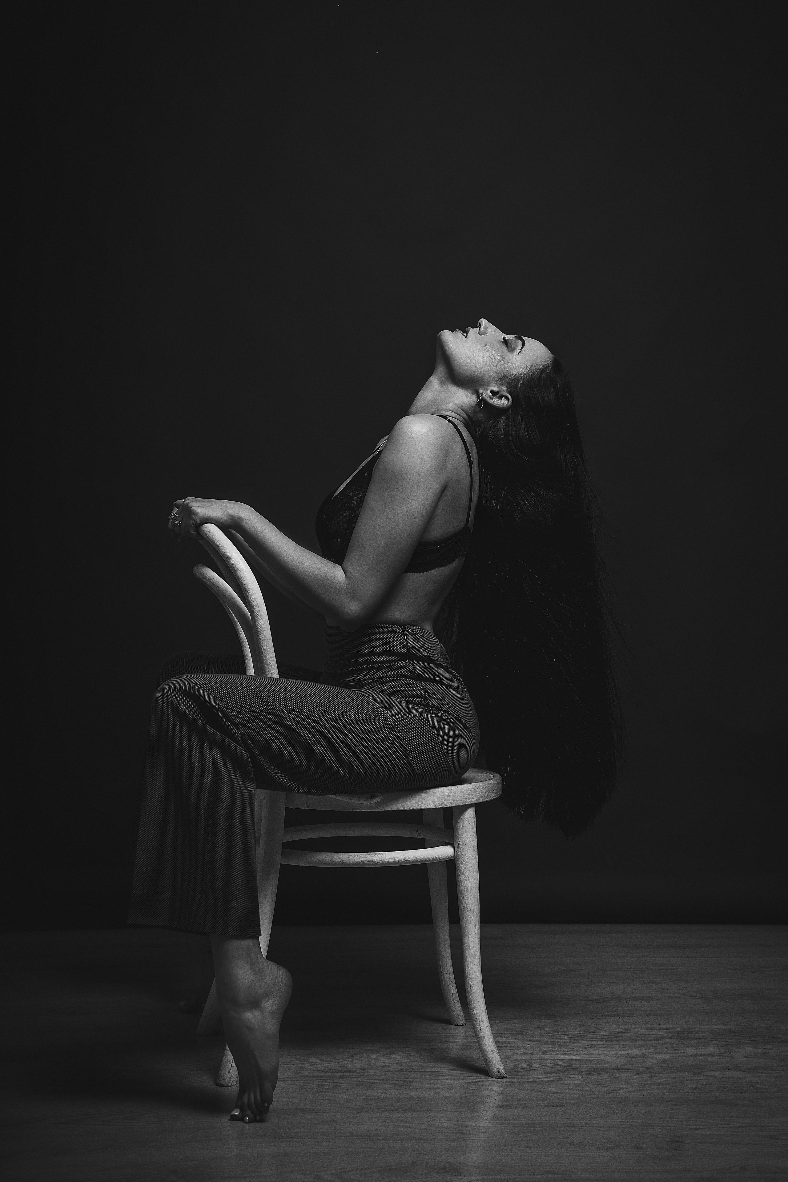 Фотоссесия в спб. Позы для фотоссесии со стулом. Фотограф спб