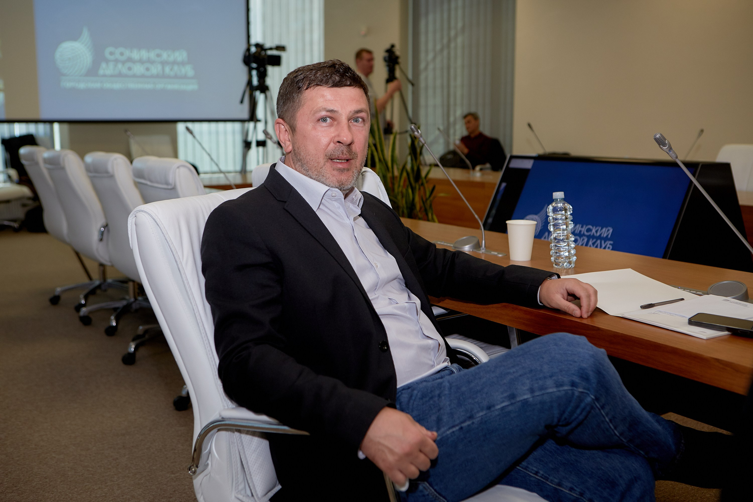 Репортажный фотограф для фотосъемки форумов конференций корпоративных мероприятий в Сочи. Фотограф Юрий Никитюк — Сочи |Адлер|Красная Поляна