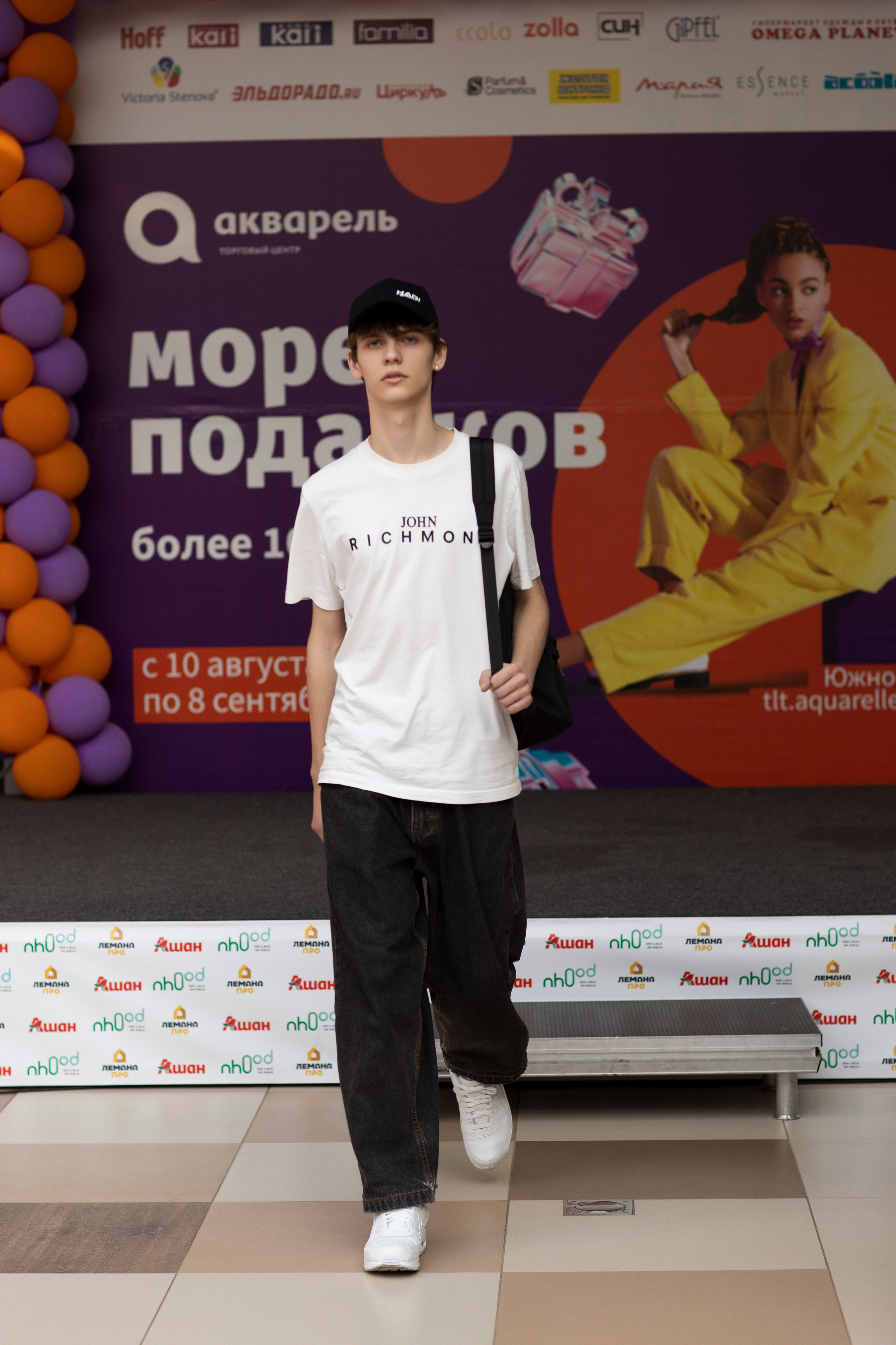 Показ коллекции «Kari kids» в ТЦ «Акварель», г. Тольятти. Международное модельное материнское агентство «Open models»