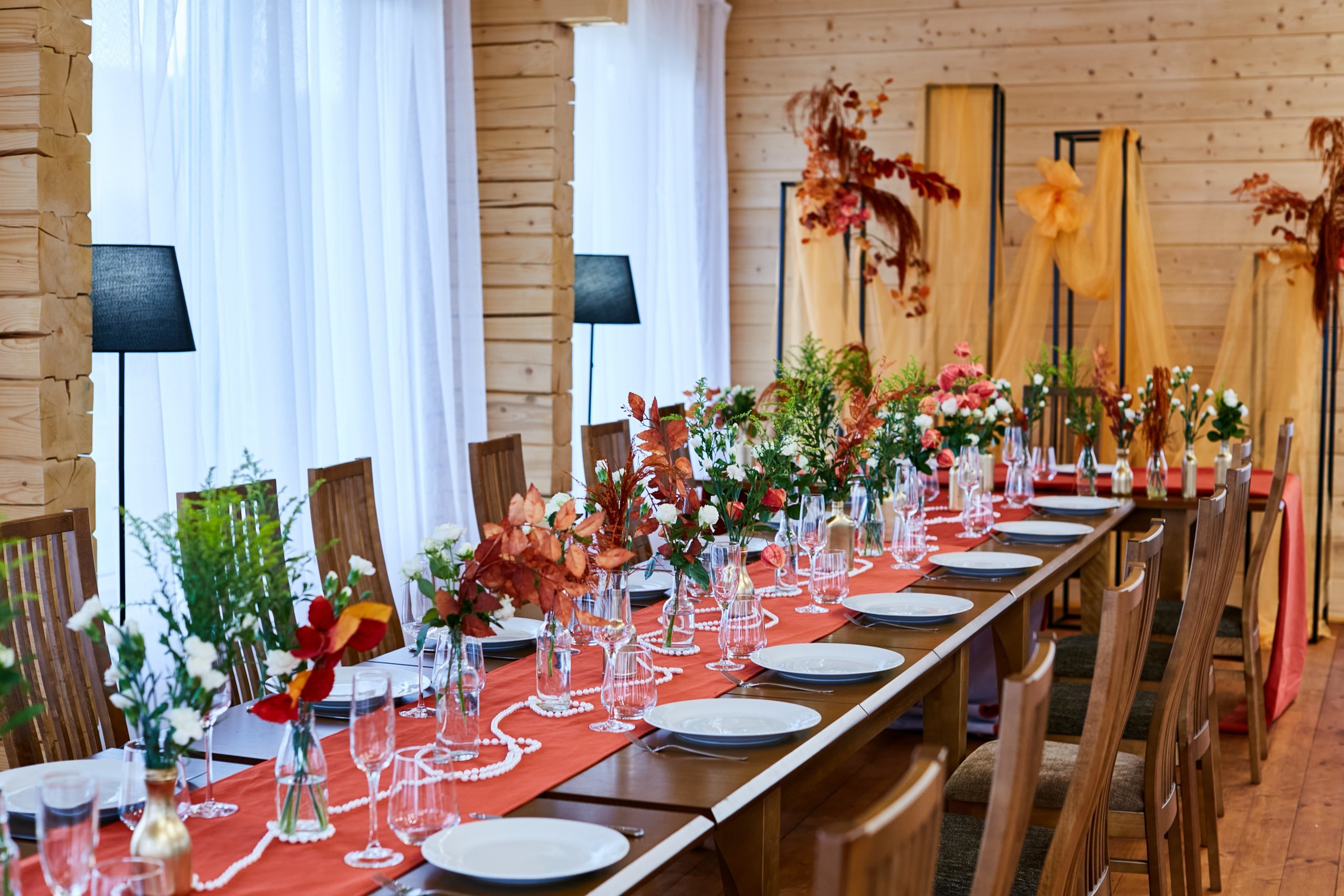 Банкетный зал Веранда в Якушево у озера для свадеб, юбилеев, корпоративов. Официальный сайт