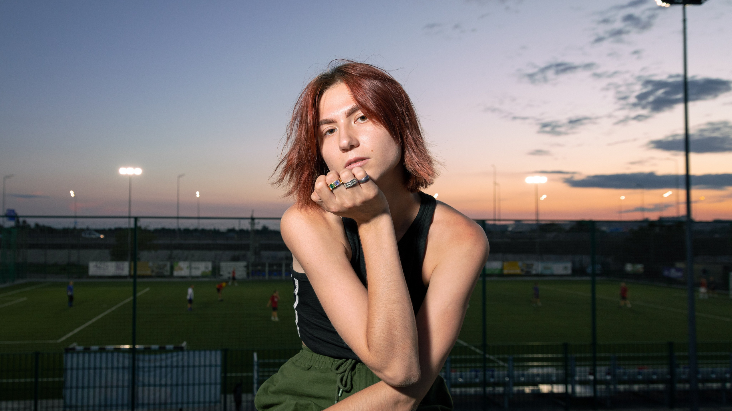 Фотограф Михаил Чечеватов - фотография рыжей девушки на спортивной площадке