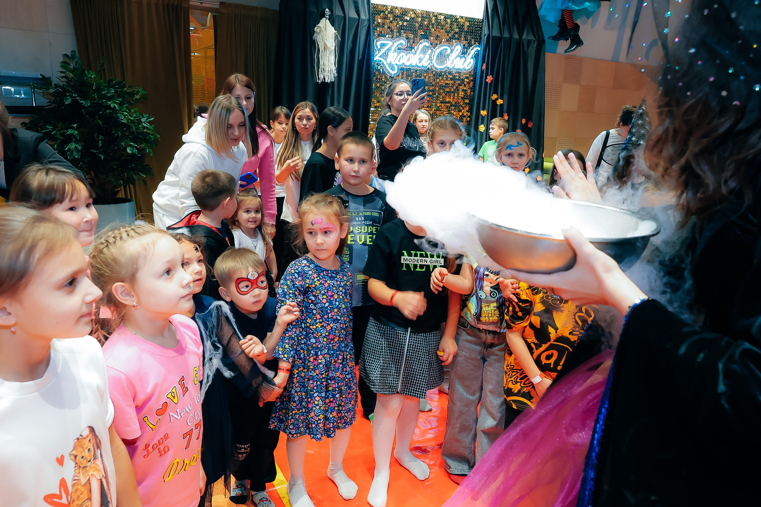 02.11 Halloween в Zhooki Park. Команда специалистов в мире фотографии и видео. Детский фотограф, семейный фотограф