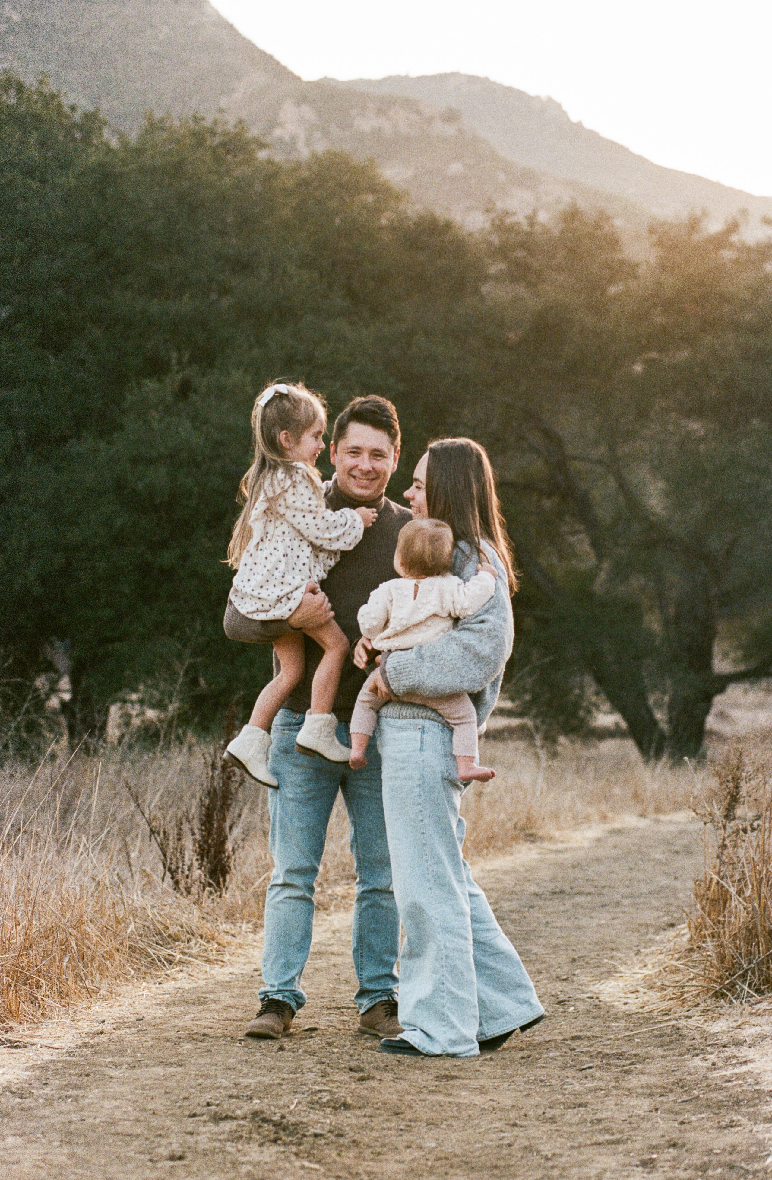Family. Film photographer in Los Angeles Anastasiya Pankova