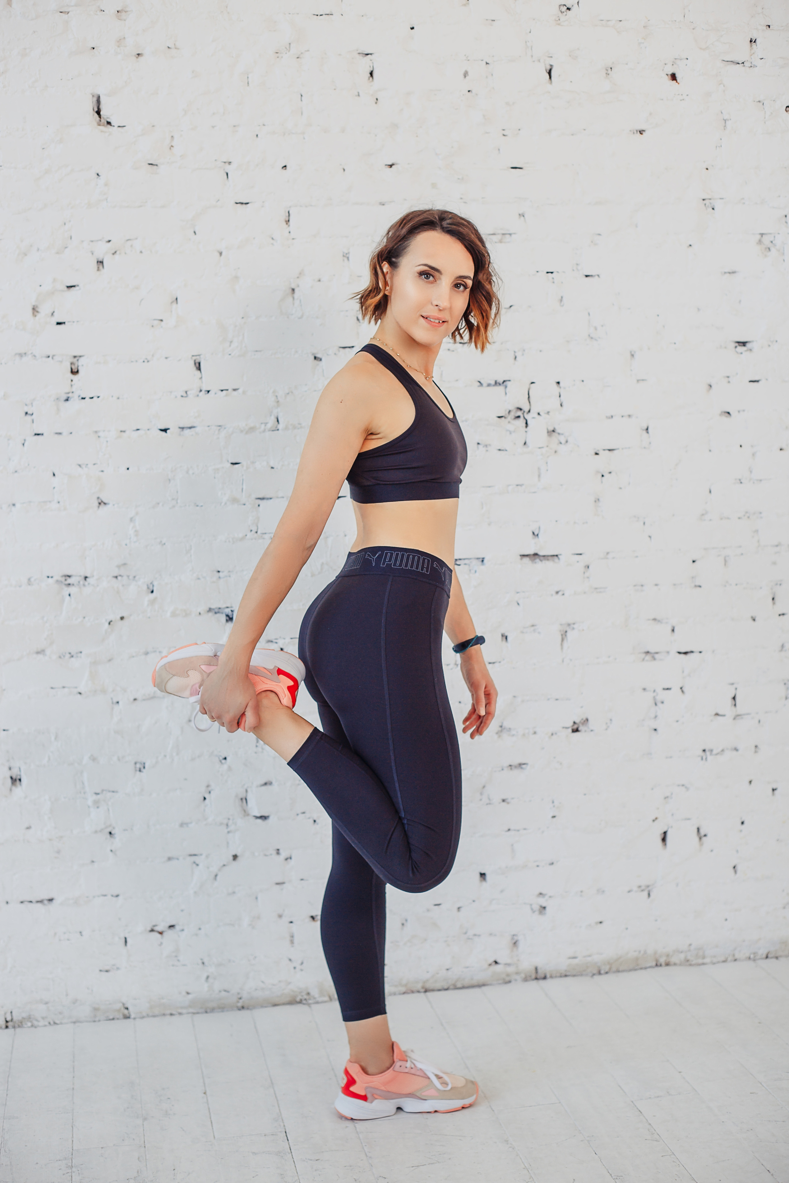 тренер по восстановлению, фотосессия в студии, фотограф, Москва, Катерина Сысуева, Рина Сысуева, Екатерина Сысуева, женский фотограф, Москва, фотографы женского портрета, лучшие женские фотографы, позы для фотосессии для девушек, фотосессия девушки, фотосессия для женщины, фотосессия для тренера,Тренер по восстановлению Анастасия — студийная фотосессия в Москве, Профессиональный портрет тренера Анастасии для социальных сетей, Тренер в кадре — выразительность и душевность в одном фото,Фотосессия тренера, фотосессия для эксперта, тренер по восстановлению, профессиональные фотографии тренера, бренд-фотограф Москва, бренд-фото для тренера