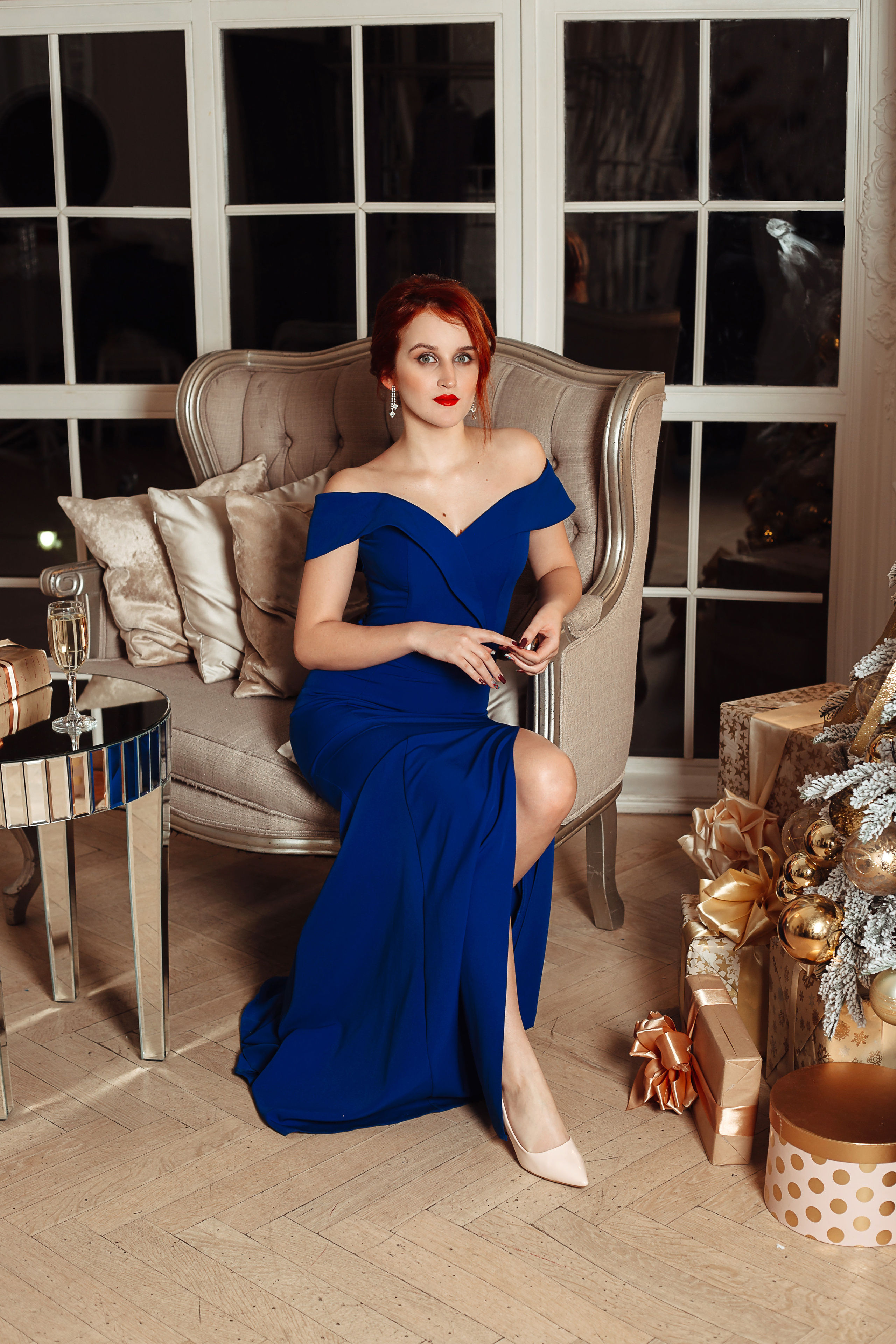 фотосессия в студии, фотограф, Москва, Катерина Сысуева, Рина Сысуева, Екатерина Сысуева, женский фотограф, Москва, фотографы женского портрета, лучшие женские фотографы, позы для фотосессии для девушек, фотосессия девушки, фотосессия для женщины, новогодняя фотосессия в студии, новогодняя фотосессия фото, новогодняя фотосессия москва, новогодняя фотосессия луки, новогодняя фотосессия 2023